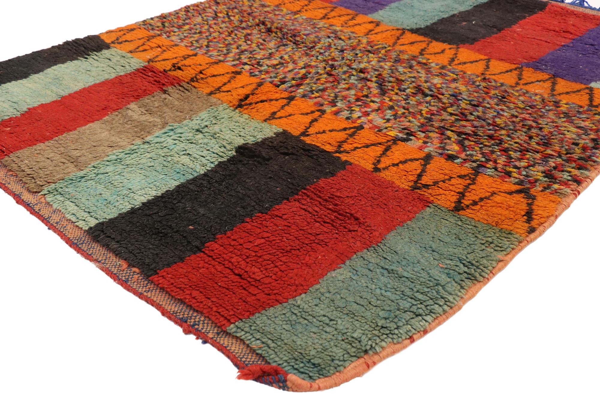 21066, vintage Berber Rehamna Moroccan rug with color block pattern and Cubist style. Drawing inspiration from Paul Klee, Sonia Delaunay, and Theo van Doesburg, this hand knotted wool new contemporary Berber Moroccan rug beautifully embodies Cubist