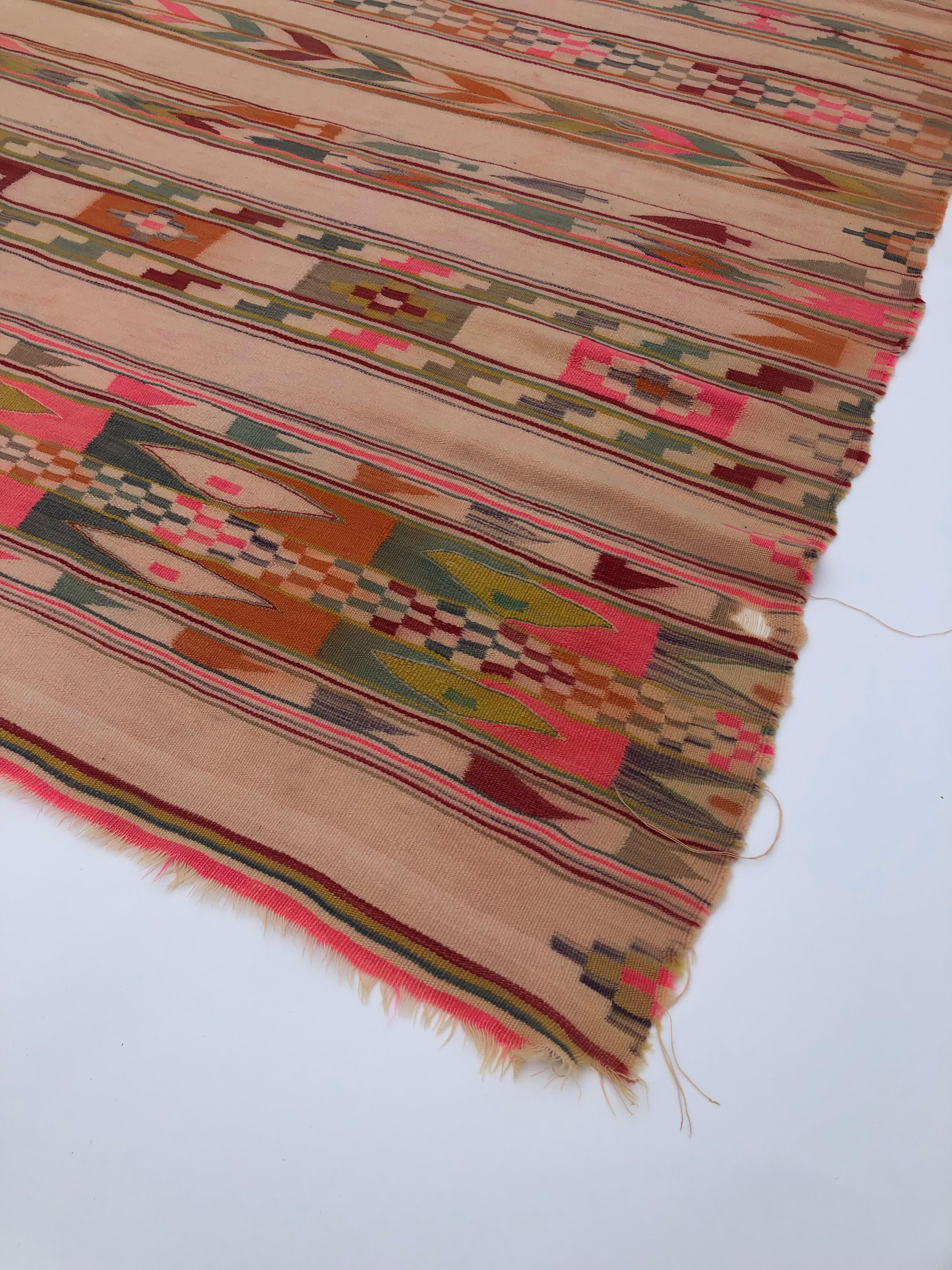 Algerischer mehrfarbiger, geometrischer, handgefertigter Berberteppich im Vintage-Stil, 190x193 cm, 1930er Jahre (Böhmisch) im Angebot