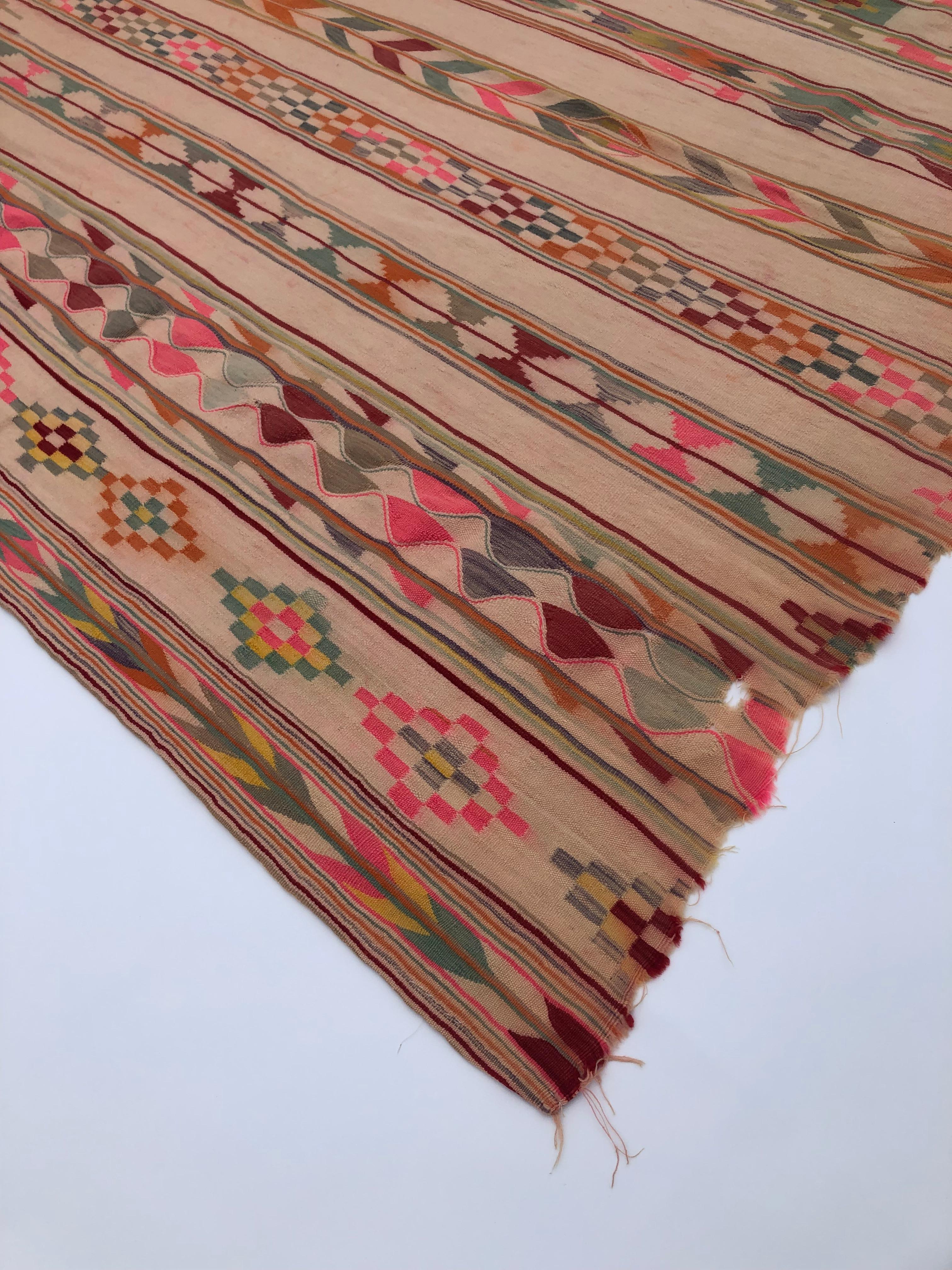 Algerischer mehrfarbiger, geometrischer, handgefertigter Berberteppich im Vintage-Stil, 190x193 cm, 1930er Jahre (Mitte des 20. Jahrhunderts) im Angebot