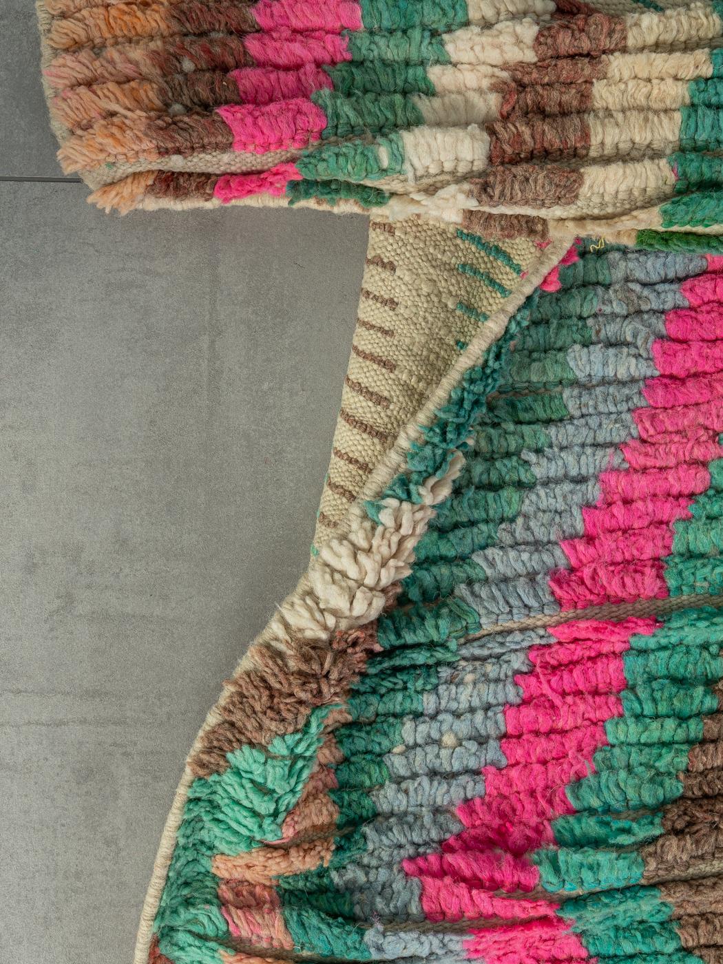 Marokkanischer handgewebter Vintage-Berberteppich aus 100% Wolle im Zustand „Gut“ im Angebot in Neuss, NW