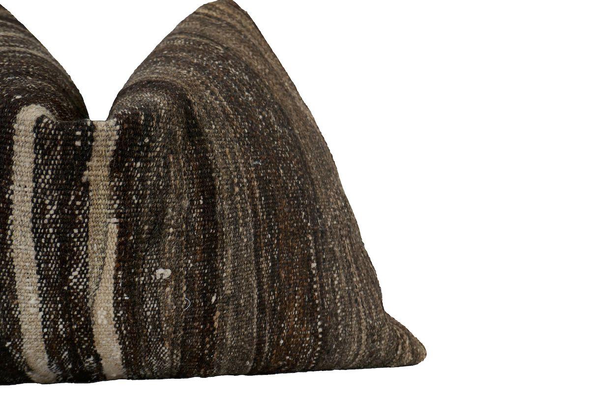 Handgewebtes Kelim-Wollkissen, Berber Stammeskunst (Unbekannt) im Angebot
