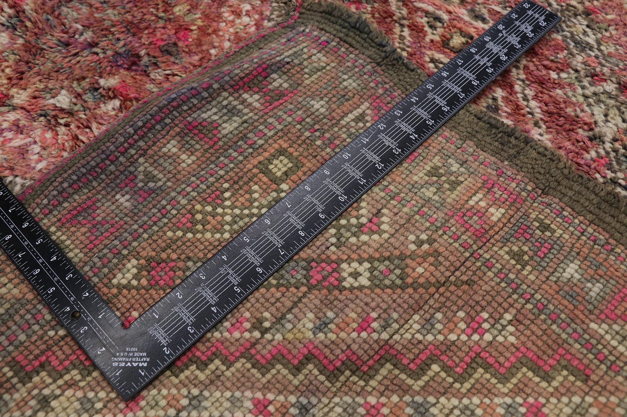 Vintage Beni MGuild Moroccan Rug In Good Condition For Sale In Dallas, TX