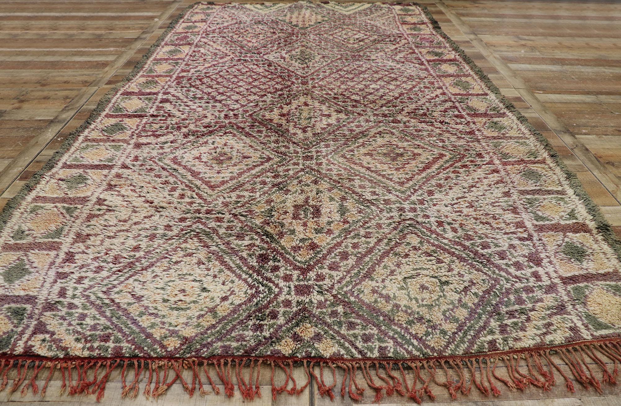 Vintage Berber Zayane Moroccan Rug with Bohemian Style For Sale 1