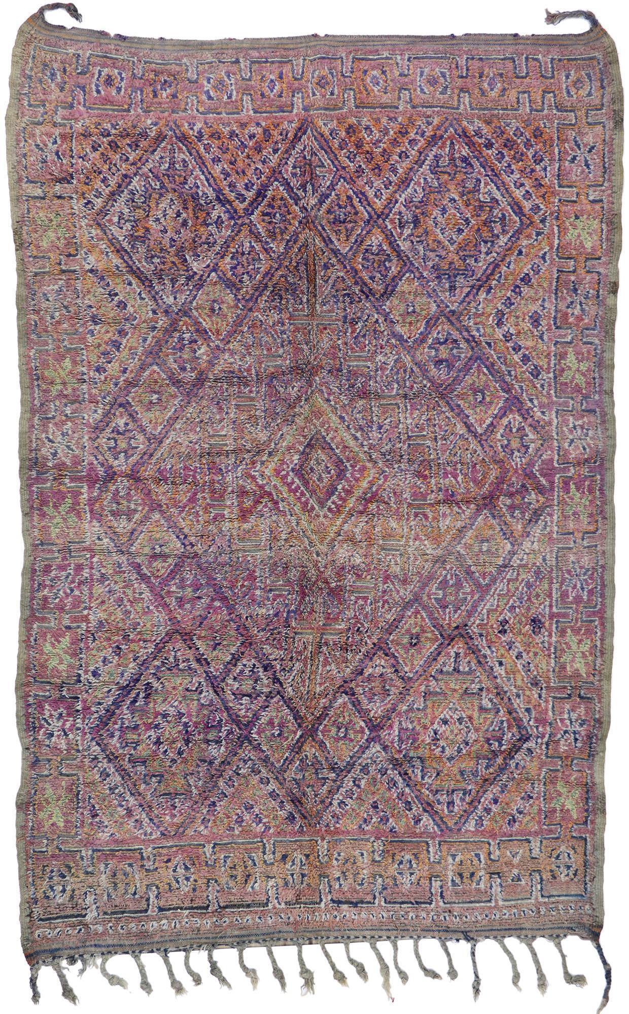 Vintage Berber Zayane Moroccan Rug with Bohemian Style For Sale 3