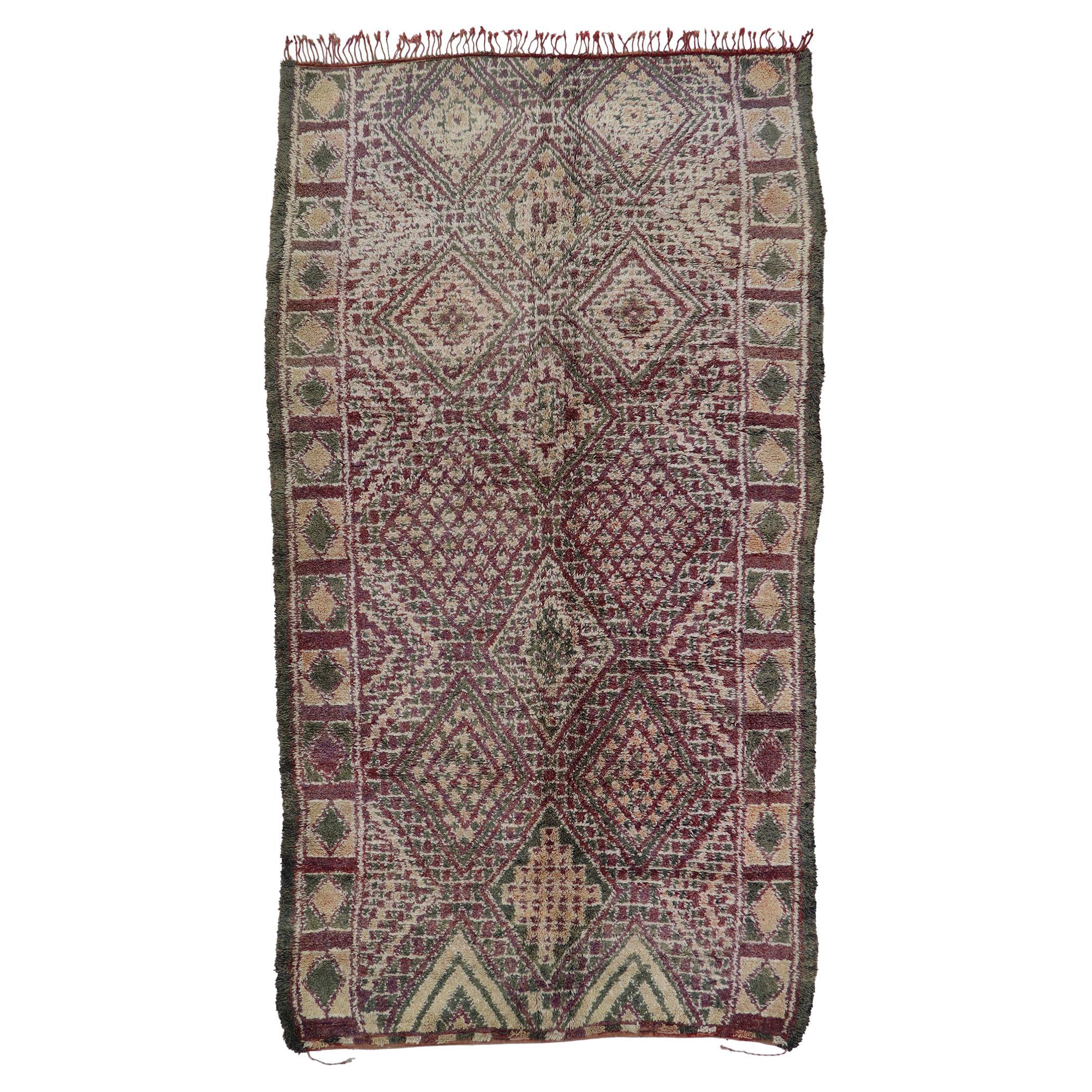 Vintage Berber Zayane Moroccan Rug with Bohemian Style For Sale