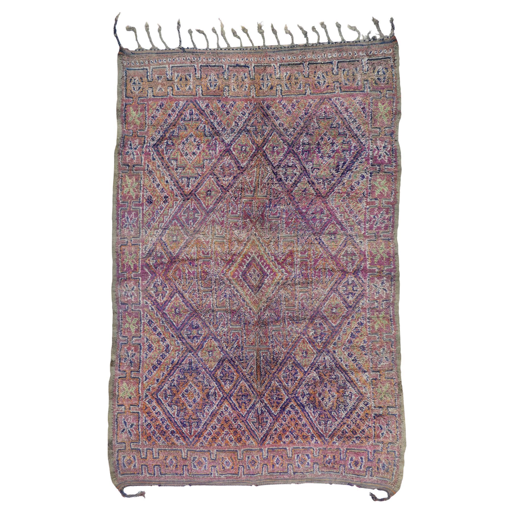Vintage Berber Zayane Moroccan Rug with Bohemian Style For Sale