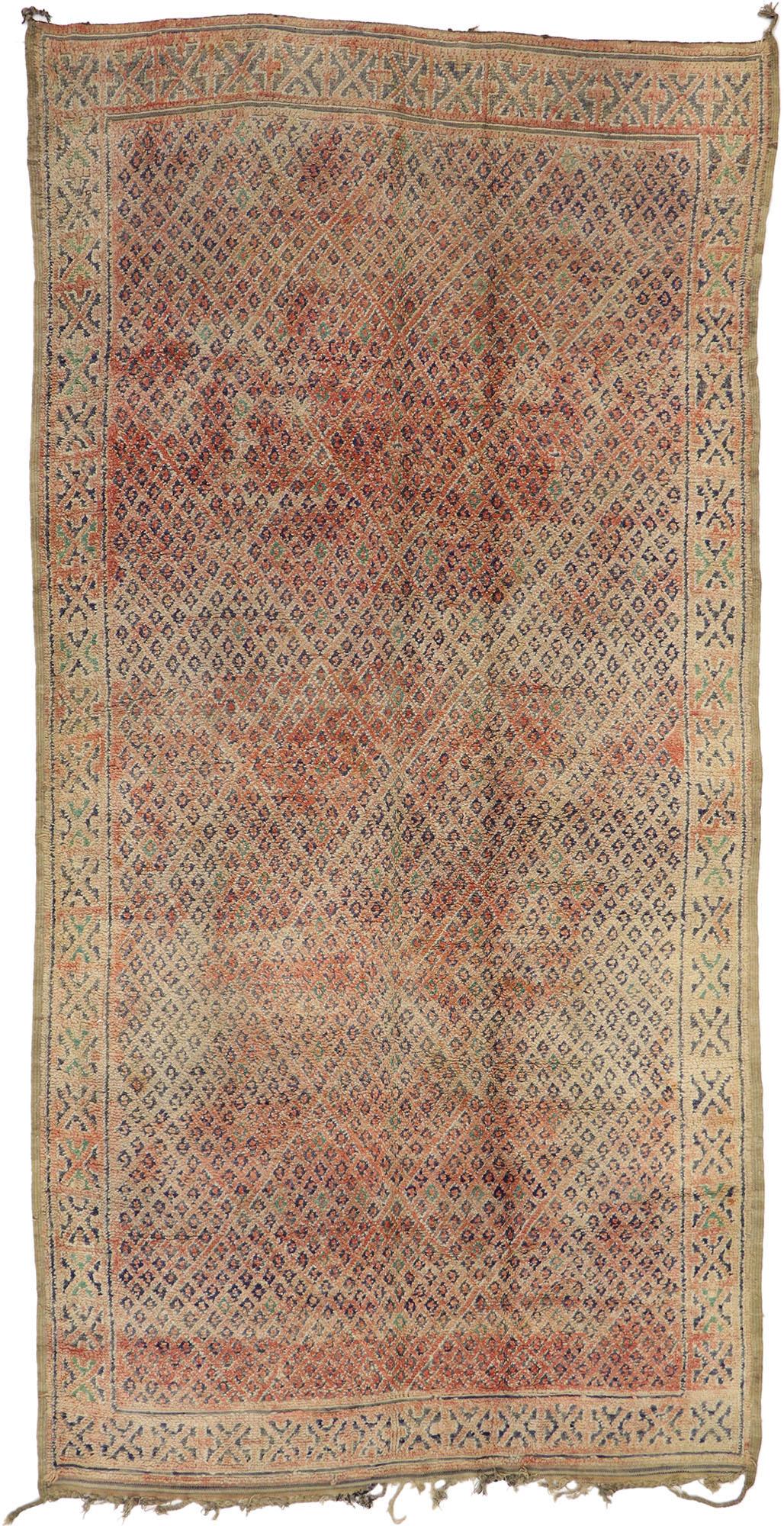 Marokkanischer Berber Beni MGuild Vintage-Teppich im Vintage-Stil, Midcentury Meets Stammeskunst-Enchantment im Angebot 3