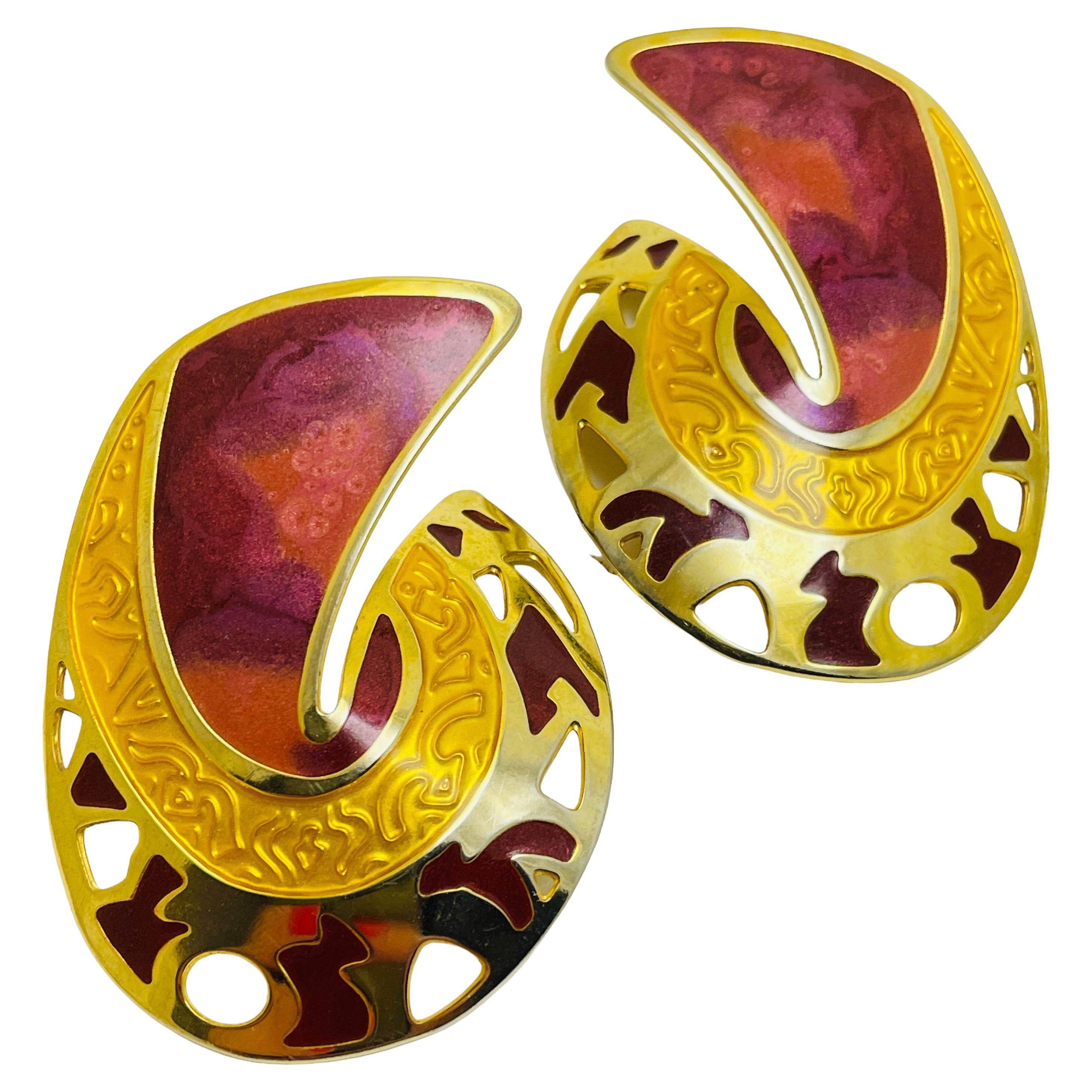 Pendientes de diseño vintage BEREBI signe esmalte dorado