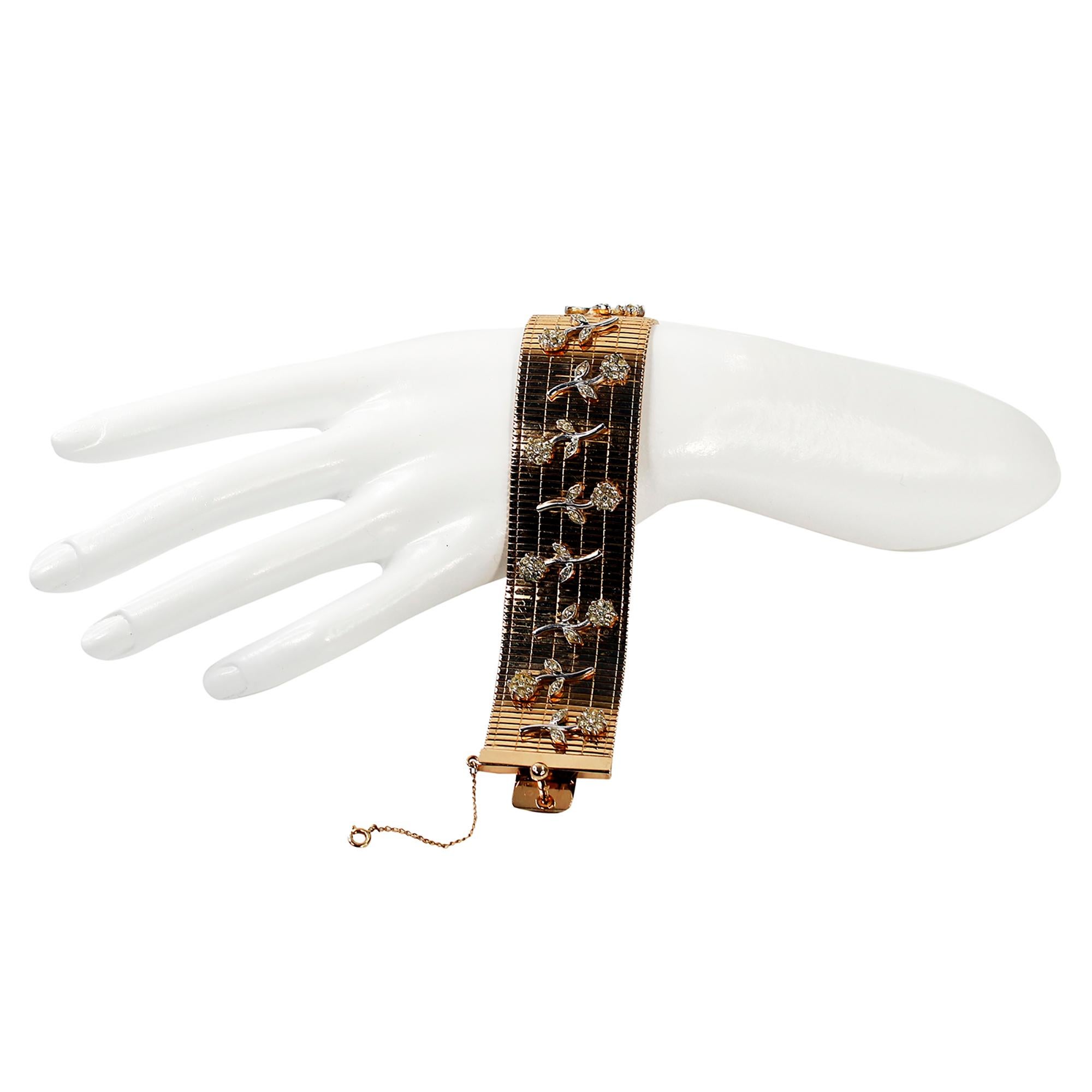 Vintage Bergere Bracelet souple en or avec des fleurs en argent Circa 1960s Bon état - En vente à New York, NY