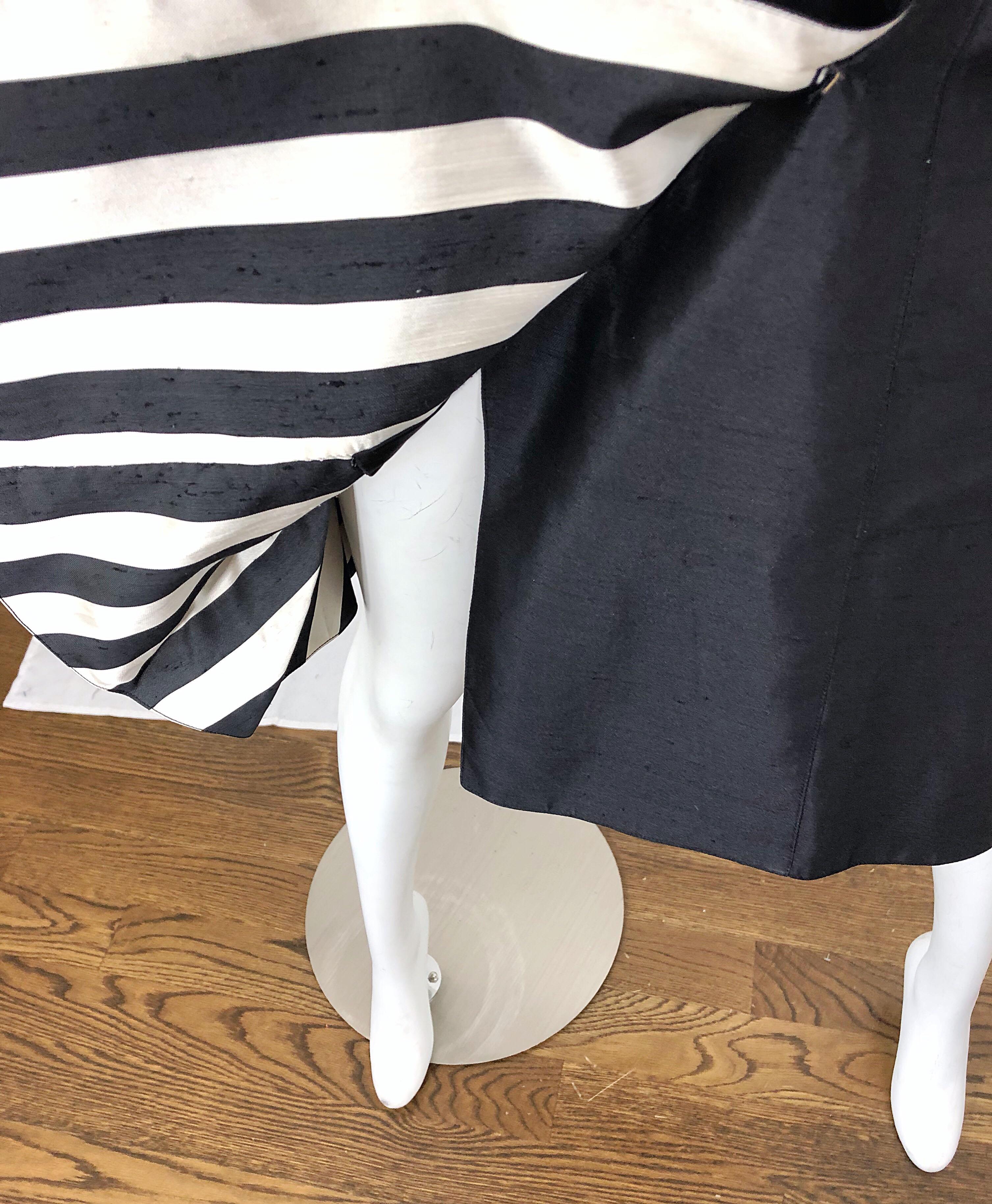 Vintage Bernard Perris Size 12 Black and White Striped 1990s Silk Dress In Excellent Condition For Sale In San Diego, CA