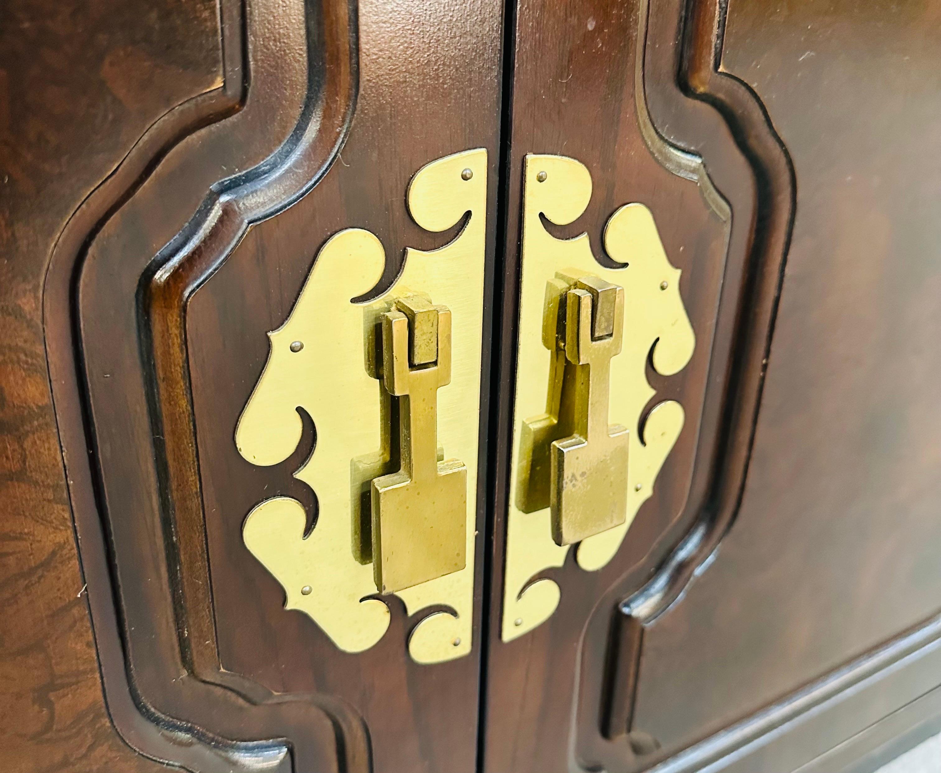 Vintage Bernhardt Chinoiserie Style Sideboard 2