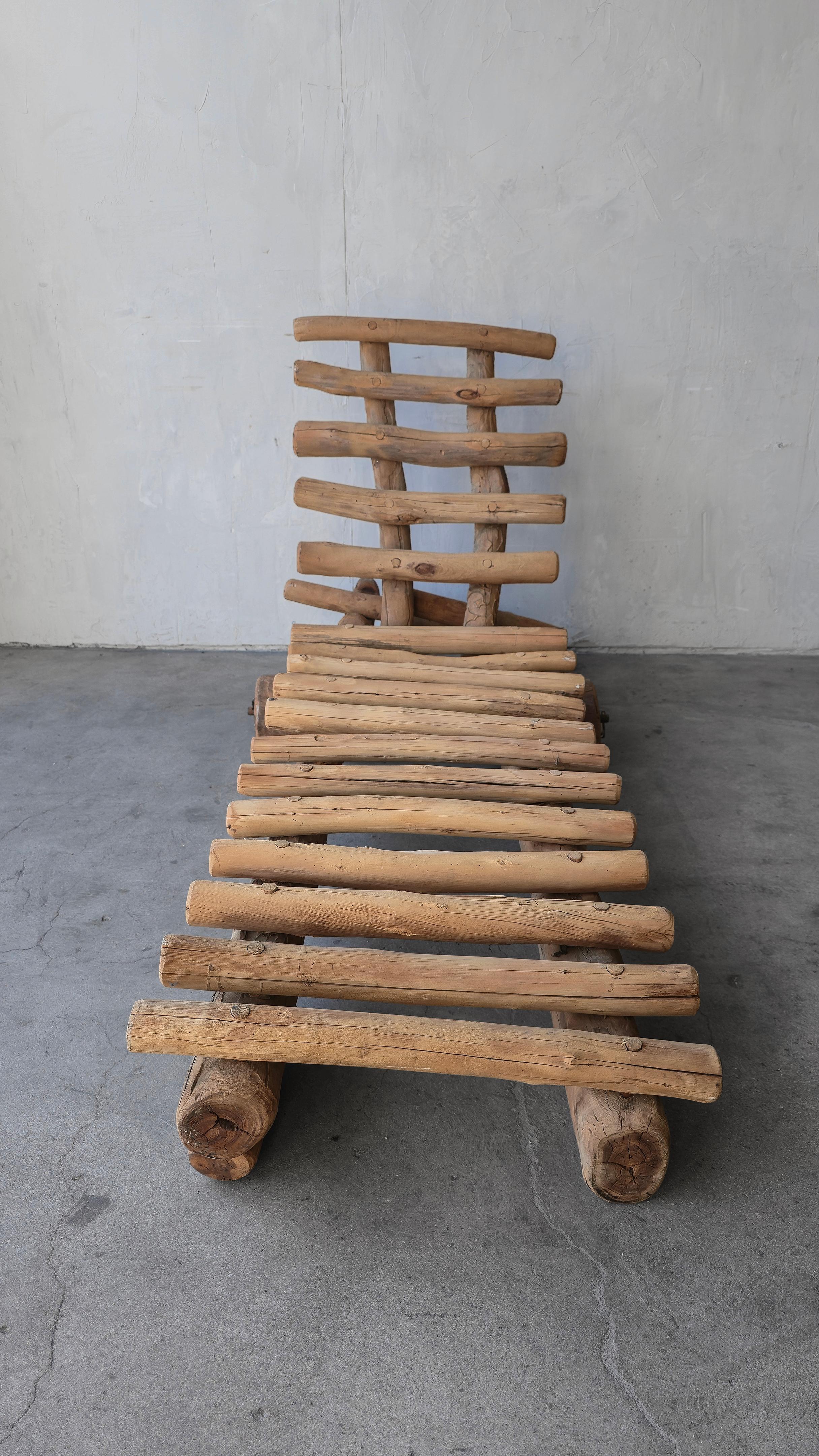 Sedia a sdraio in tronco d'epoca in vendita 1