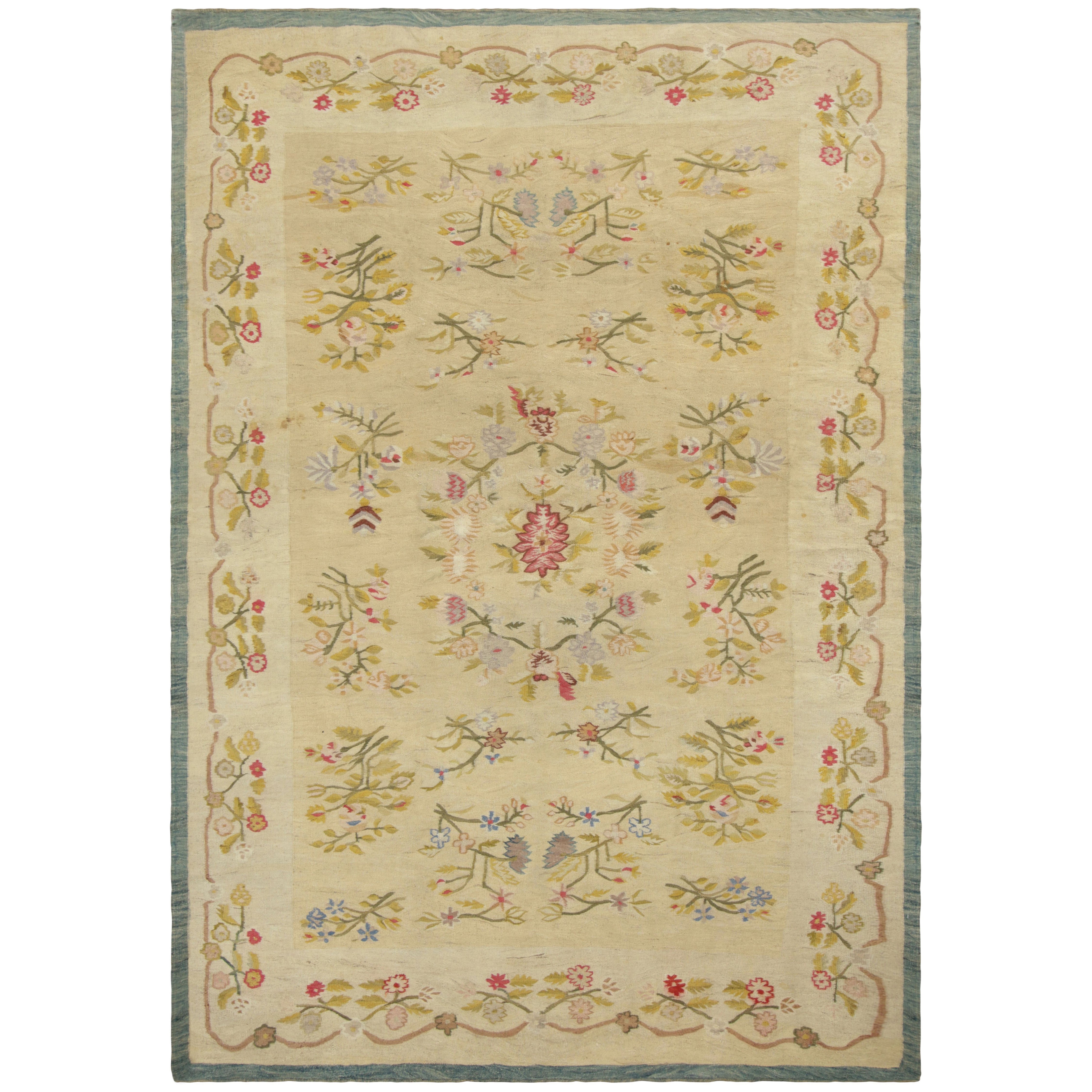 Bessarabischer Vintage-Kilim in Gold-Beige mit bunten Blumen - Rug
Kilim