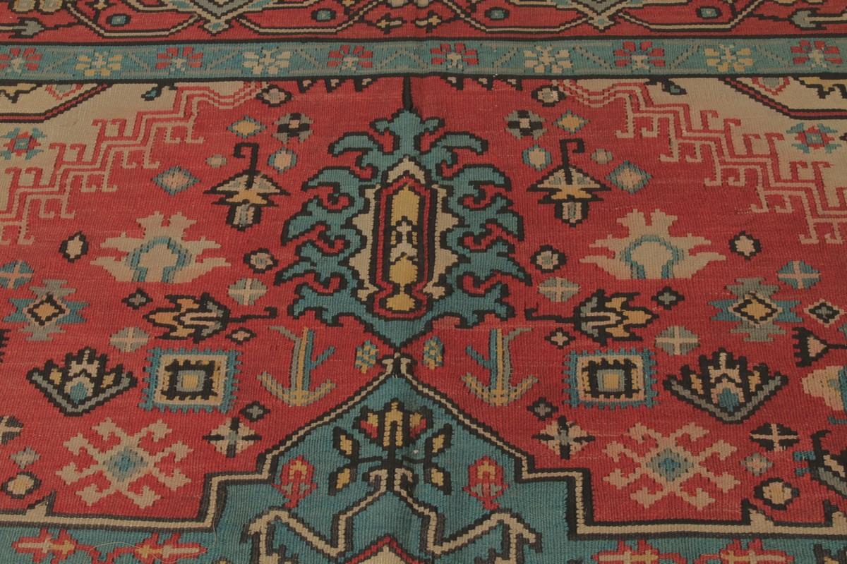 Bessarabischer Kelim in Rot und Rot  Blaues Medaillon-Blumenmuster von Teppich & Kelim (Türkisch) im Angebot