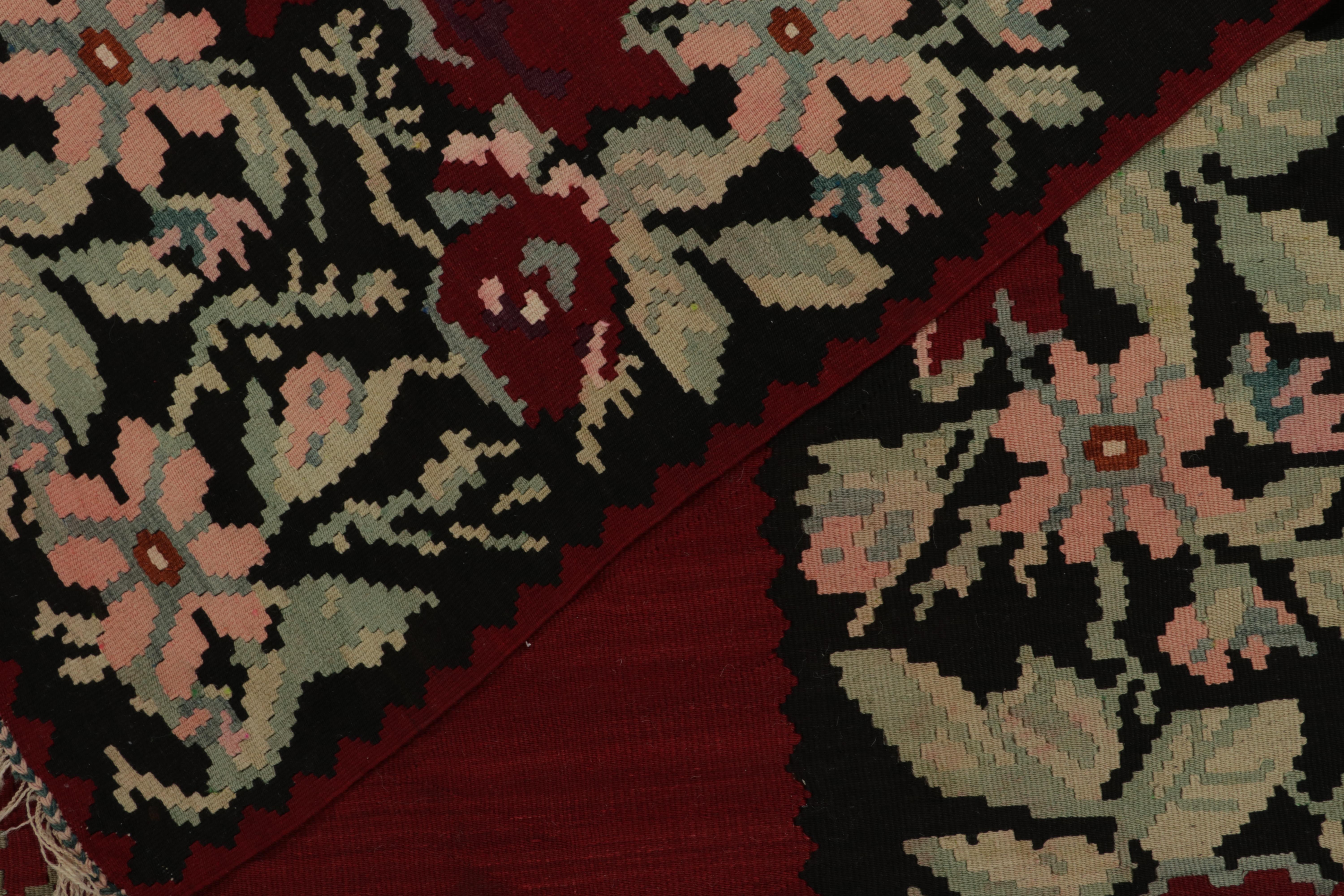 Bessarabischer Kelim in Rot mit grünem und rosa Blumenmuster von Teppich & Kelim im Angebot 3