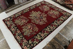 Bessarabischer Kelim in Rot mit grünem und rosa Blumenmuster von Teppich & Kelim