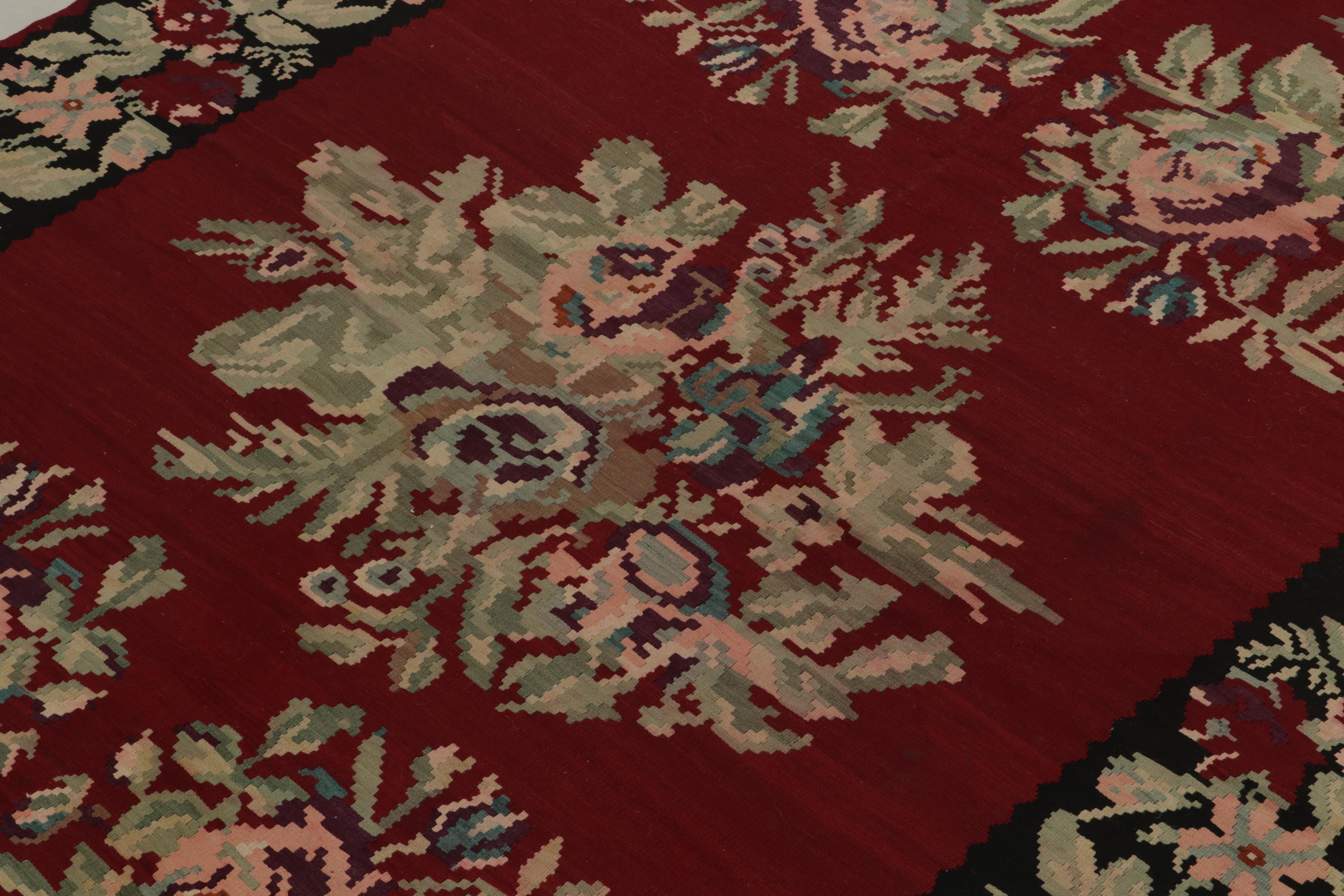 Bessarabischer Kelim in Rot mit grünem und rosa Blumenmuster von Teppich & Kelim (Handgewebt) im Angebot