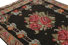 Bessarabischer Kelim in sattem Brown mit Blumenmustern, von Rug & Kilim