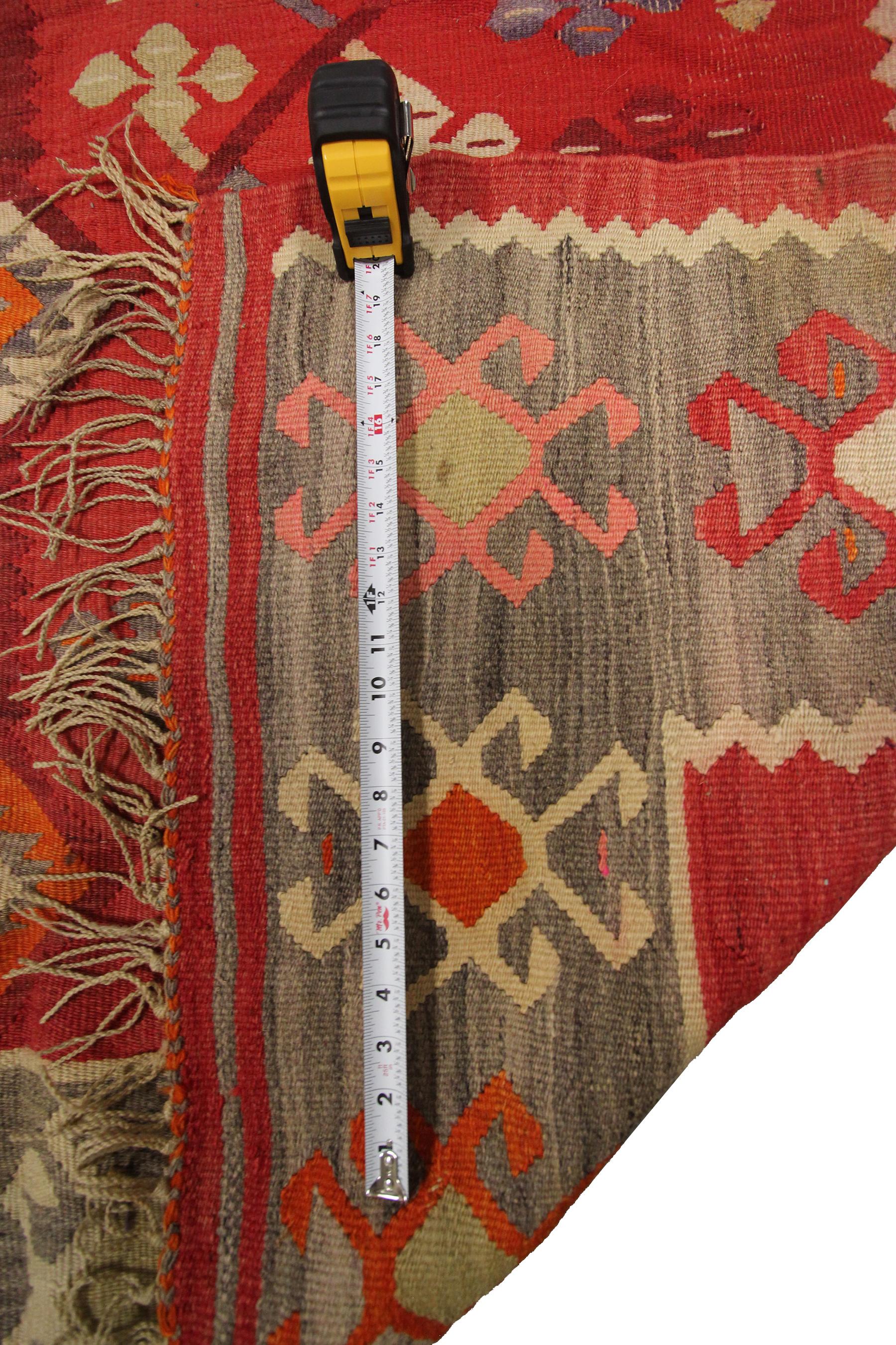 Vintage Bessarabian Kilim Rug Handwoven rug Tribal Geometric Rug 6x9 178cmx267cm For Sale 3
