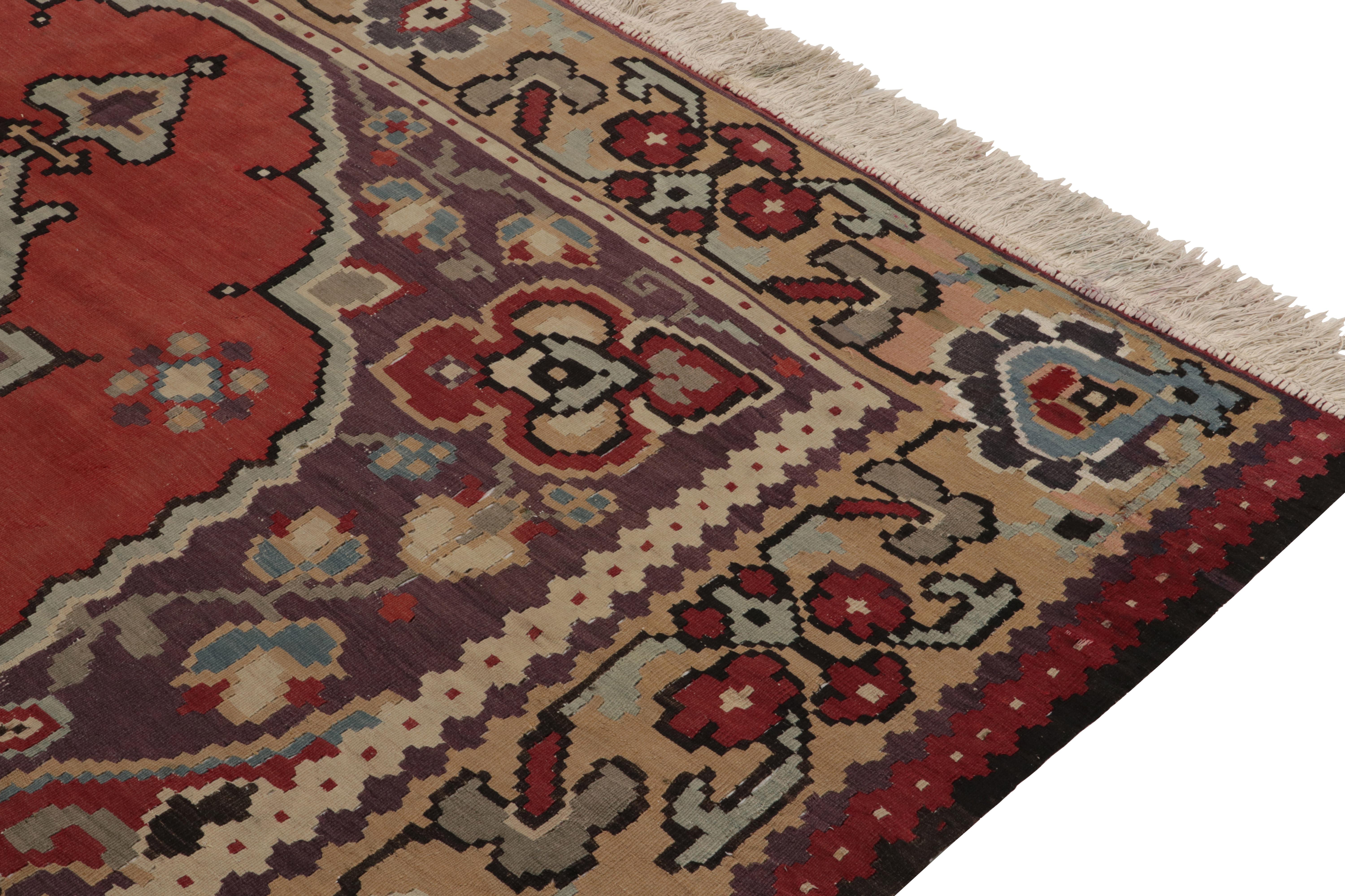 Bessarabischer Kelim-Teppich in Rot und Lila mit Medaillonmuster von Teppich & Kelim im Zustand „Gut“ im Angebot in Long Island City, NY