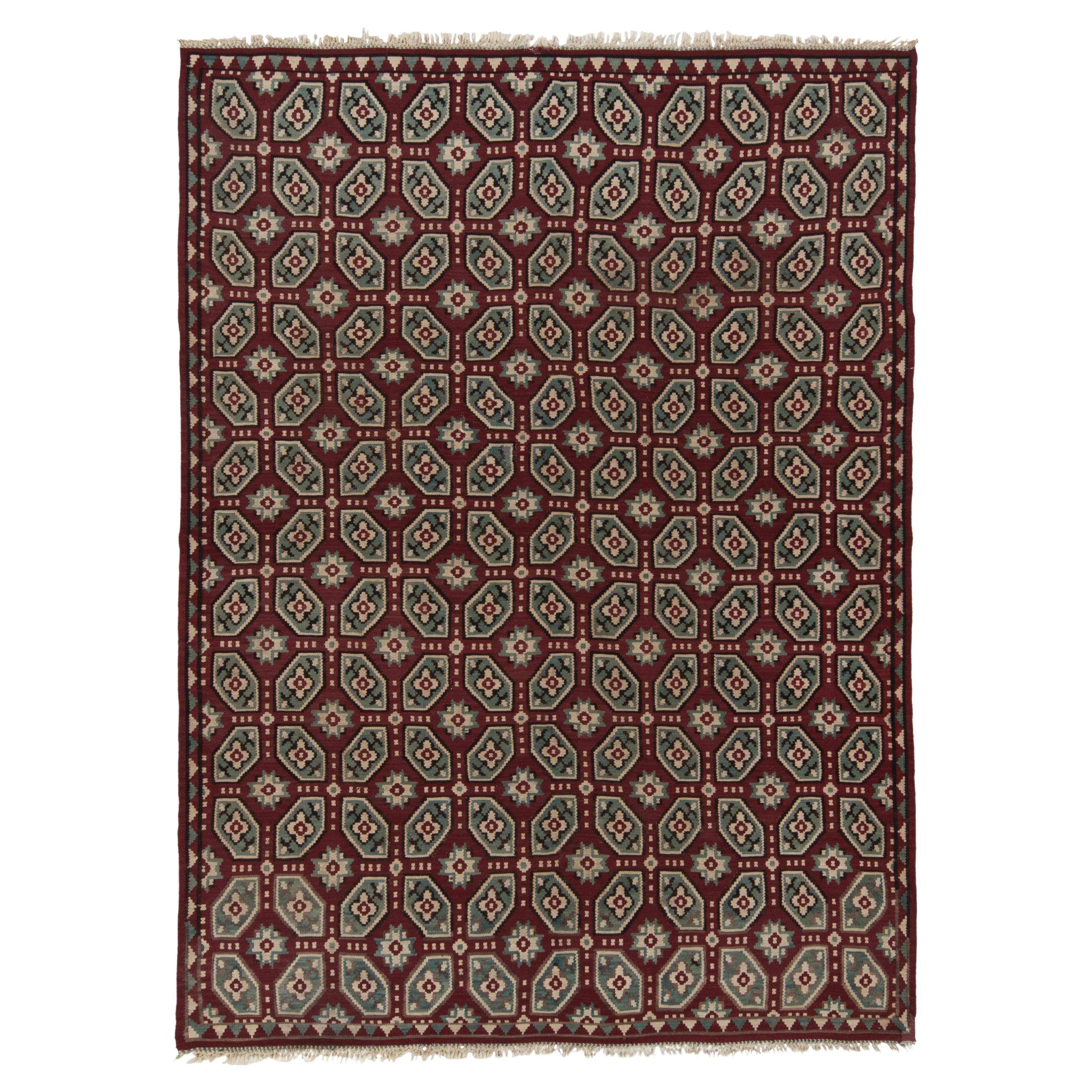 Tapis Kilim vintage à motif géométrique rouge, bleu et blanc par Rug & Kilim