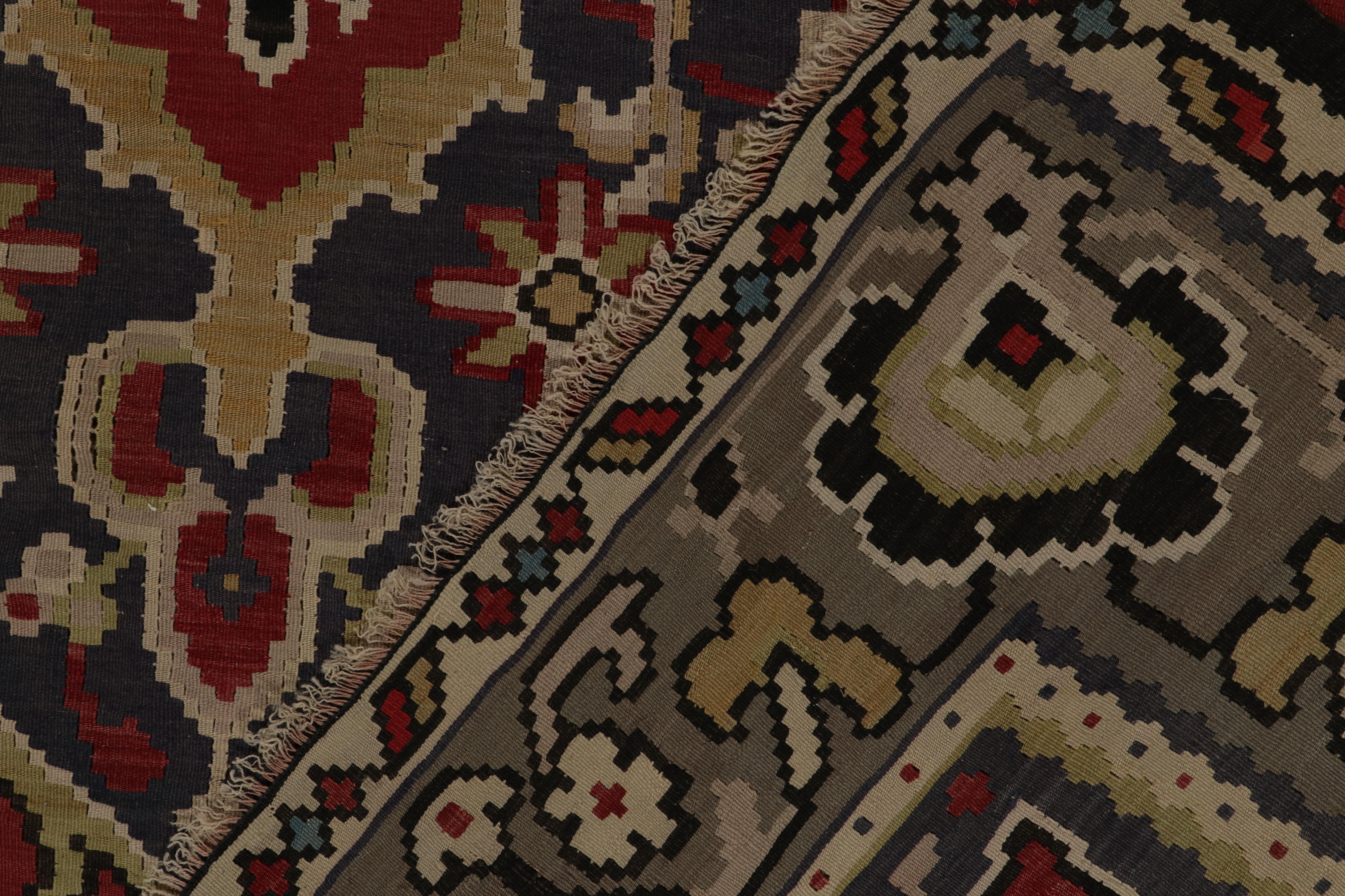 Bessarabischer Kelim-Teppich mit rotem, blauem Medaillonmuster von Teppich & Kelim im Angebot 2