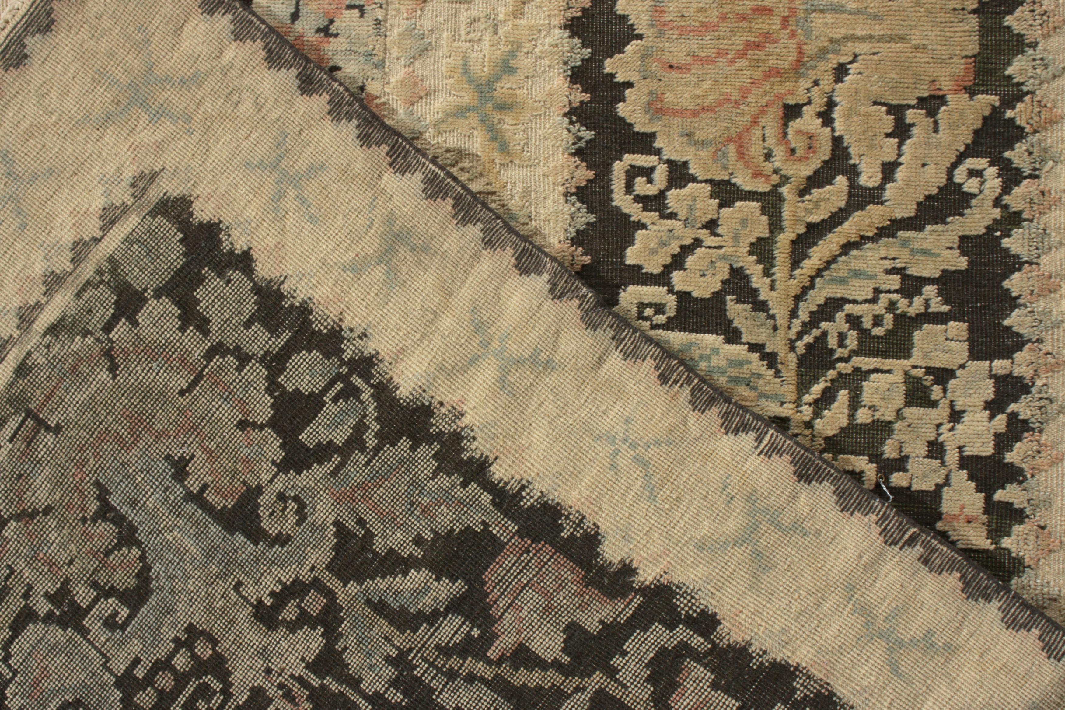 Rug & Kilim’s Oversized European Style Rug in Cream with Floral Medallions In Good Condition For Sale In Long Island City, NY