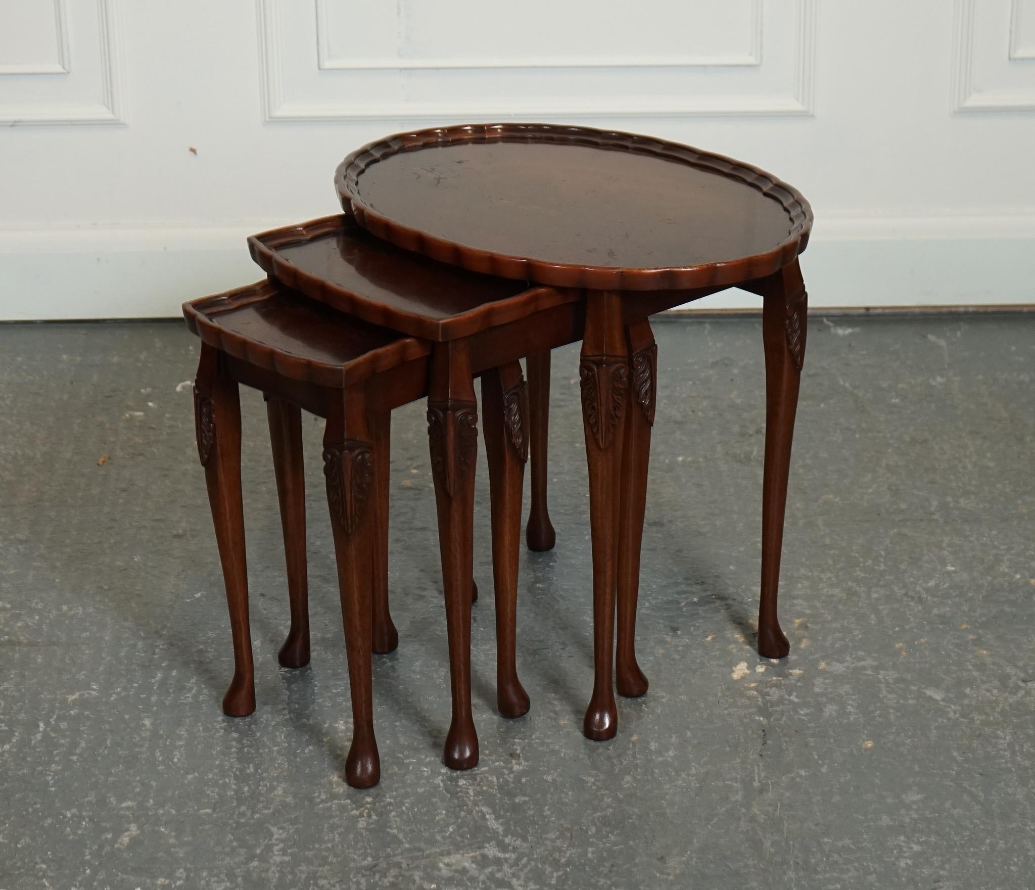 Hand-Crafted VINTAGE BEVAN FUNNEL NEST OF TABLES WITH PiE CRUST TOP J1 For Sale