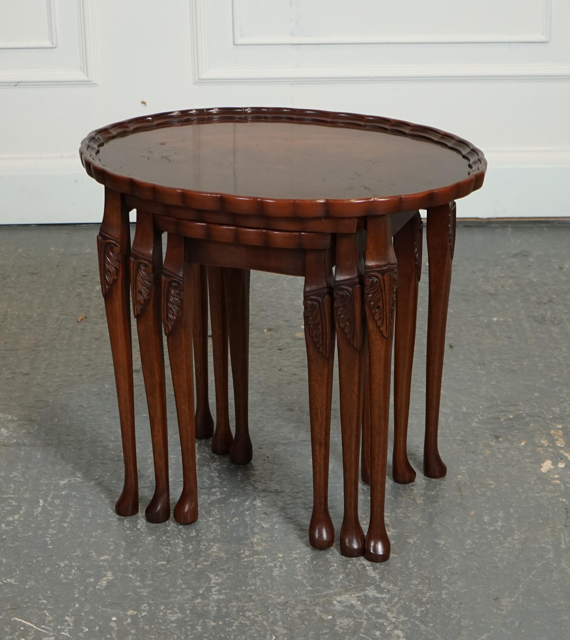 20th Century VINTAGE BEVAN FUNNEL NEST OF TABLES WITH PiE CRUST TOP J1 For Sale