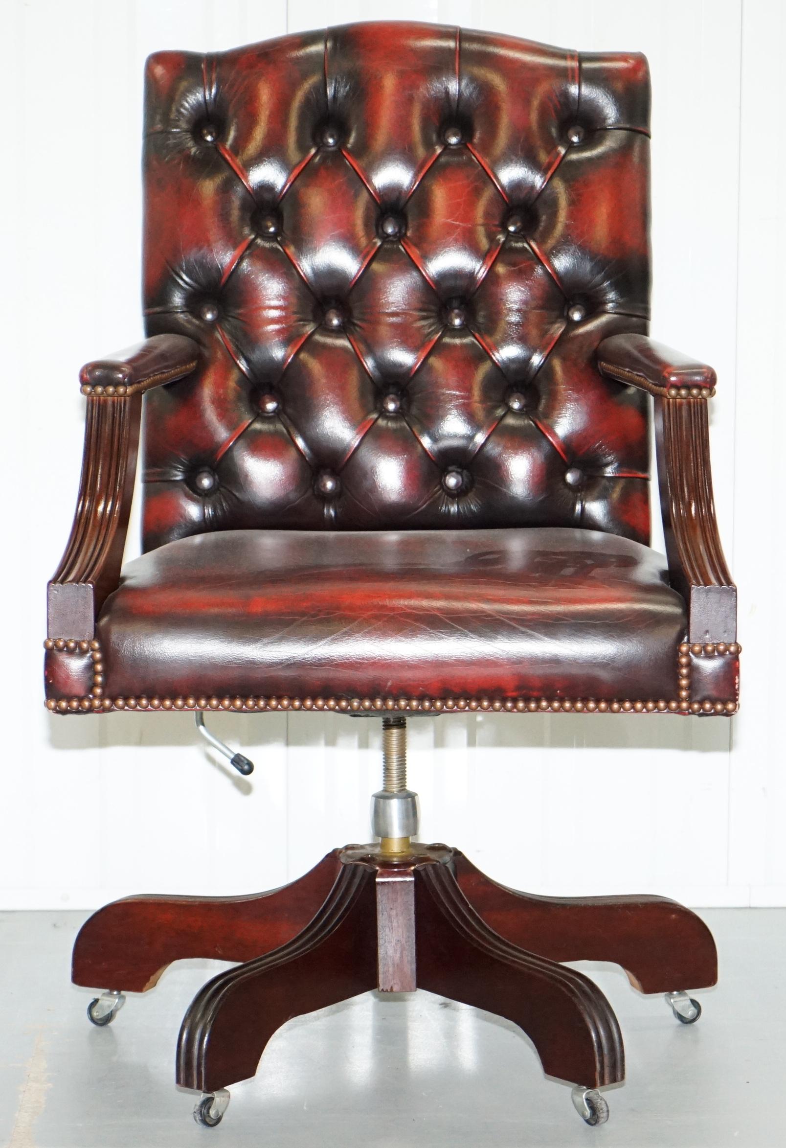 We are delighted to offer for sale this lovely vintage Bevan Funnel Chesterfield directors oxblood leather captains office chair

All Bevan Funnell pieces are handmade in England to order, nothing is shelf bought and all materials are sourced