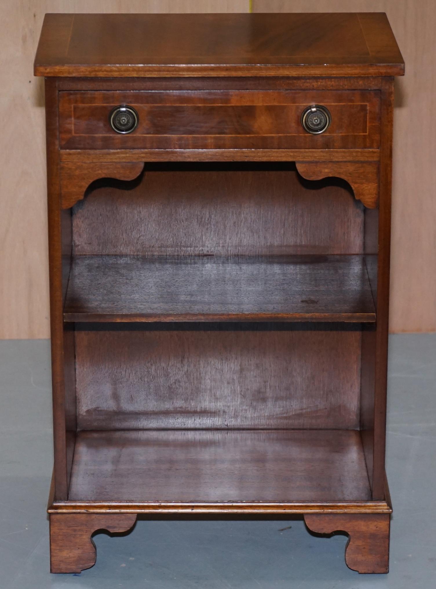 We are delighted to offer for sale this lovely hand made in England Bevan Funnell Flamed Mahogany small side table sized cabinet with single drawer

A good looking and functional piece of furniture, the shelf offers some bookcase or trinket