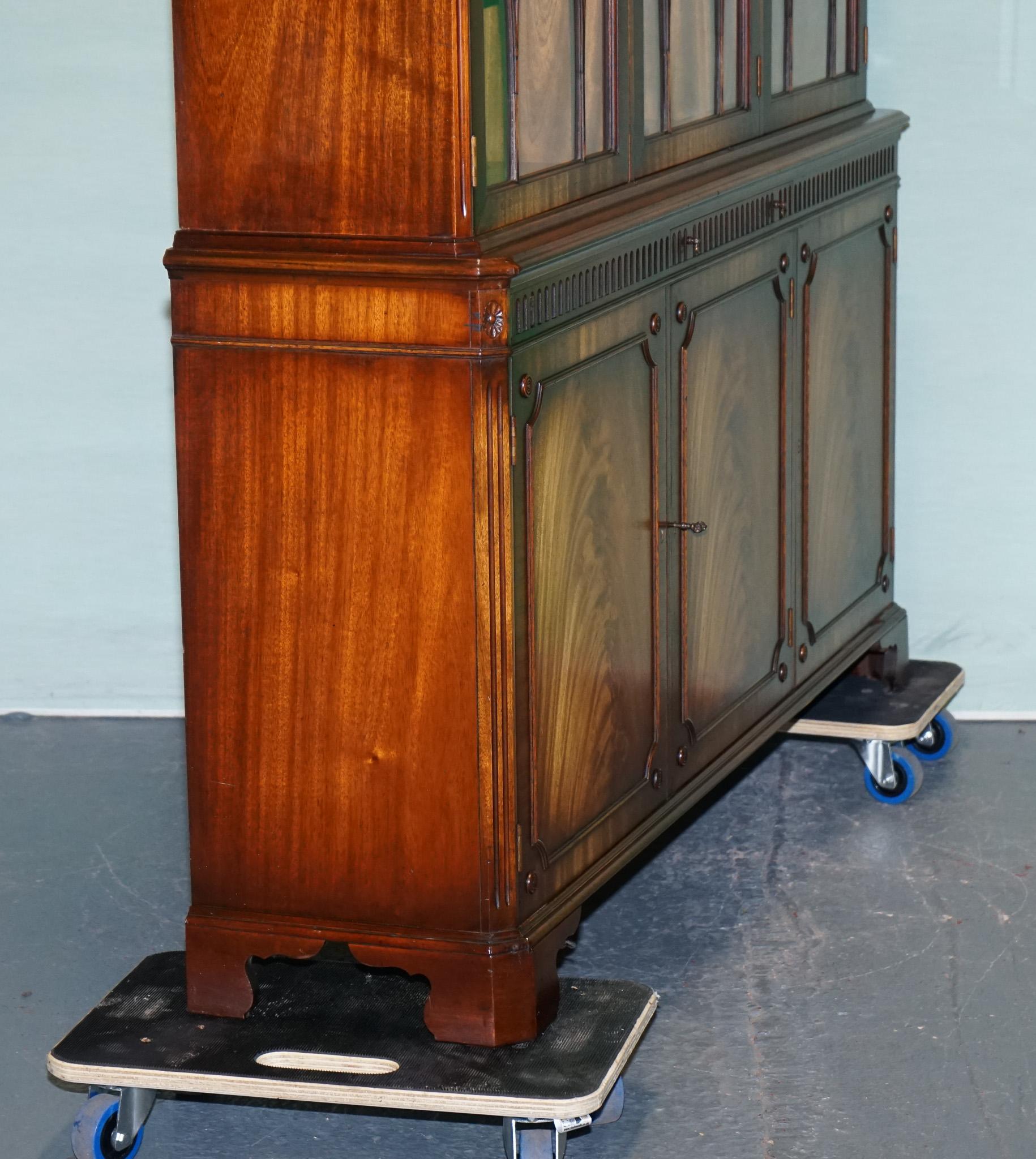 Vintage By FUNNELL in legno massiccio con libreria a vista in vendita 1