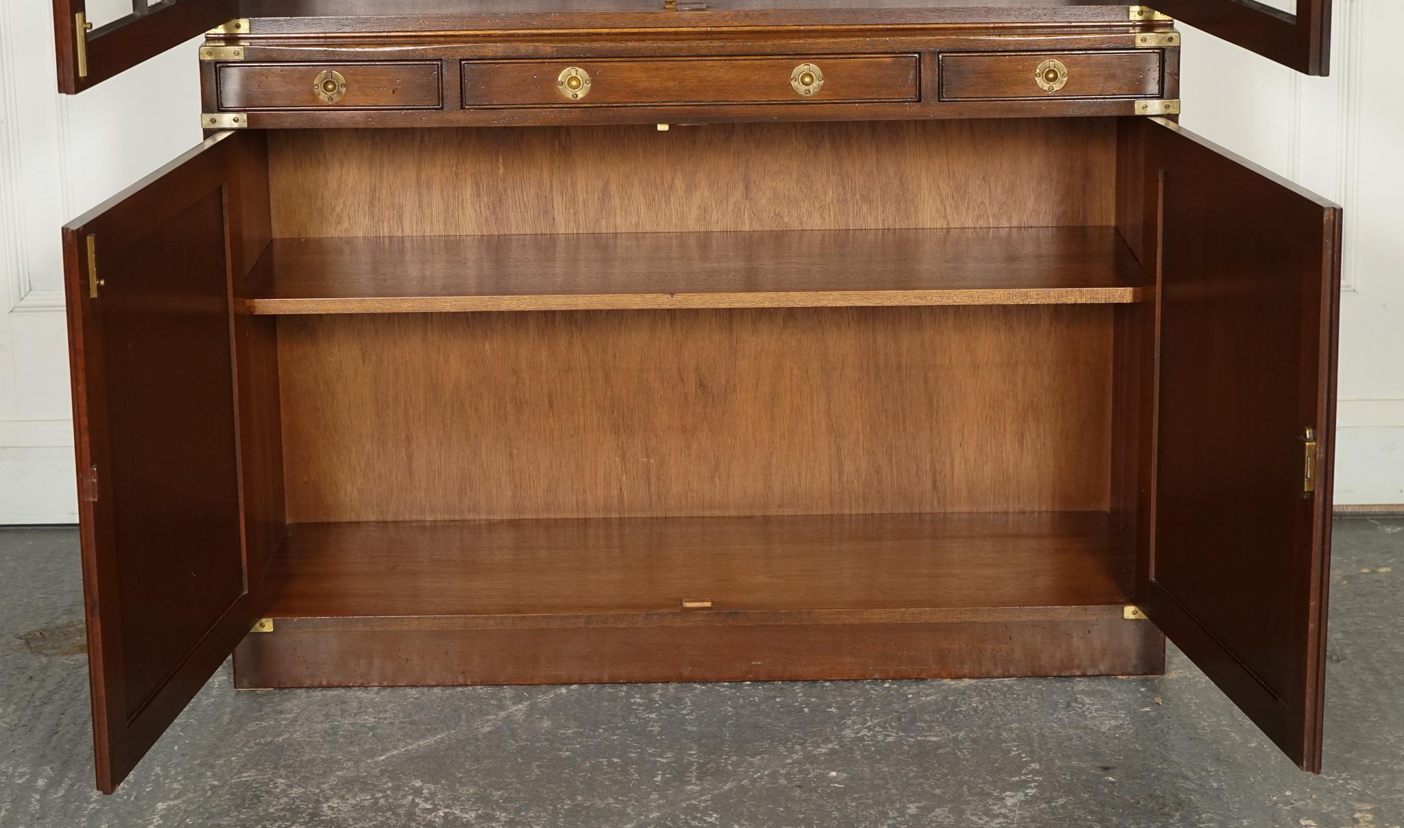 VINTAGE BEVAN FUNNELL MILITARY CAMPAIGN ASTRAL GLAZED LIBRARY DISPLAY CABiNET en vente 6