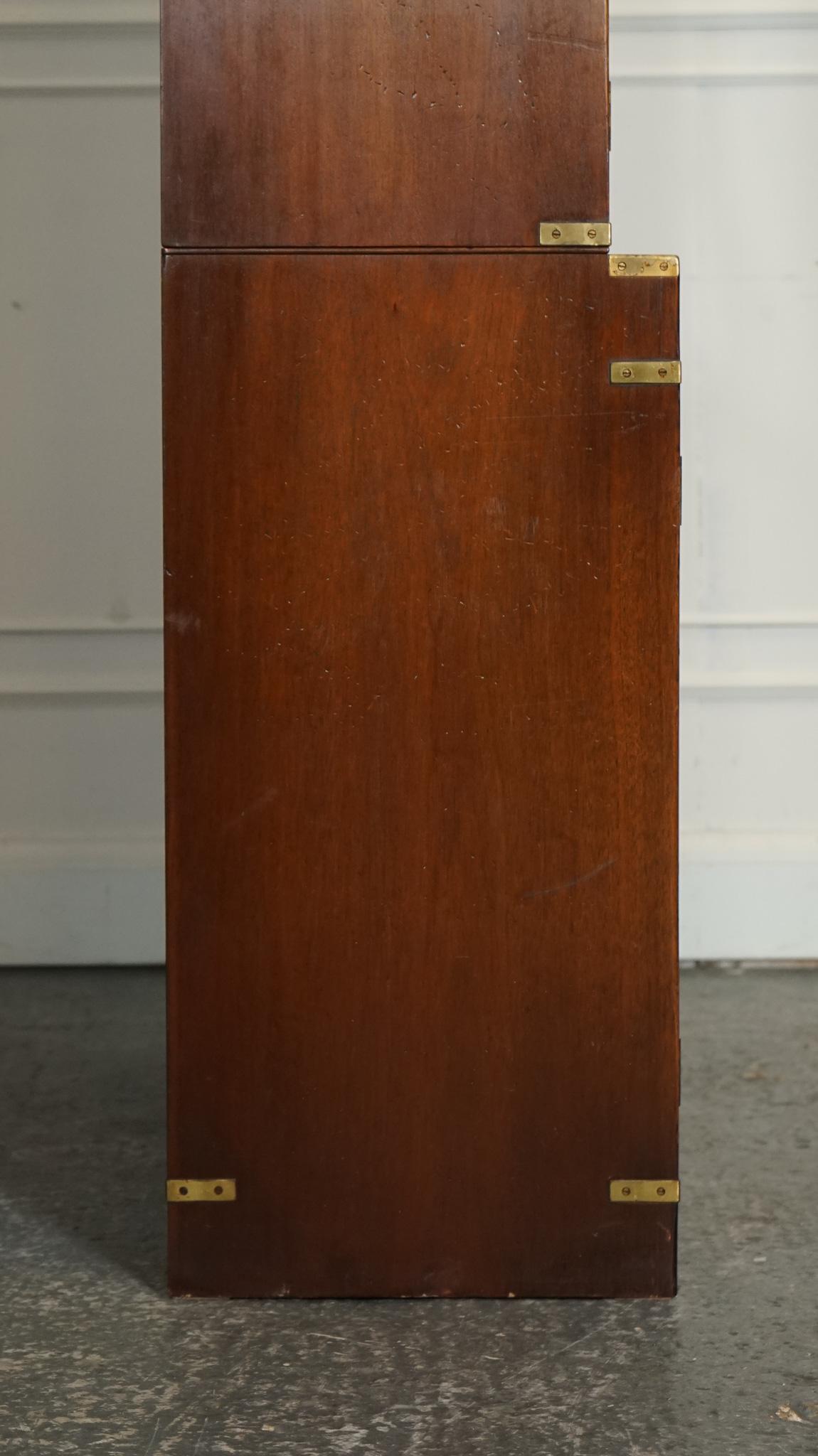 VINTAGE BEVAN FUNNELL MILITARY CAMPAIGN ASTRAL GLAZED LIBRARY DISPLAY CABiNET en vente 11