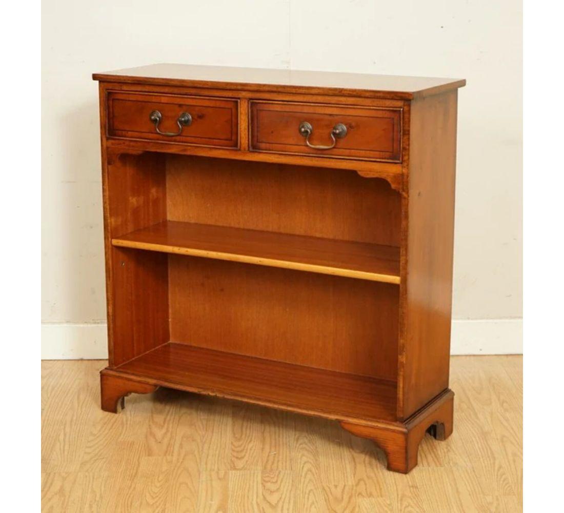We are delighted to offer for sale this Vintage Bevan Funnell Yew Wood Dwarf bookcase.

A very well-made and solid piece. We have lightly restored this by giving it a hand clean, hand waxed and hand polishing. 

Dimension: W 76 x D 28 x H 78