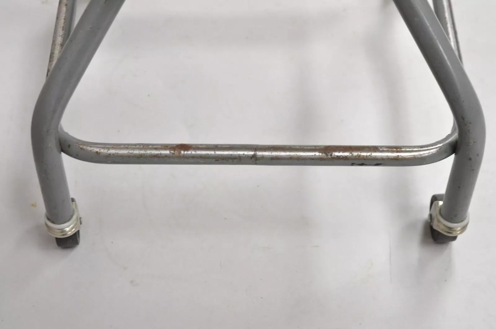 Vintage Bevco Maquinista Industrial Metal Ajustable Taburete de Dibujo Silla de Trabajo en venta 1