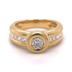Vintage Bezel Ring, 0.7ct Diamonds round and princess cut, 18K Yellow gold ring