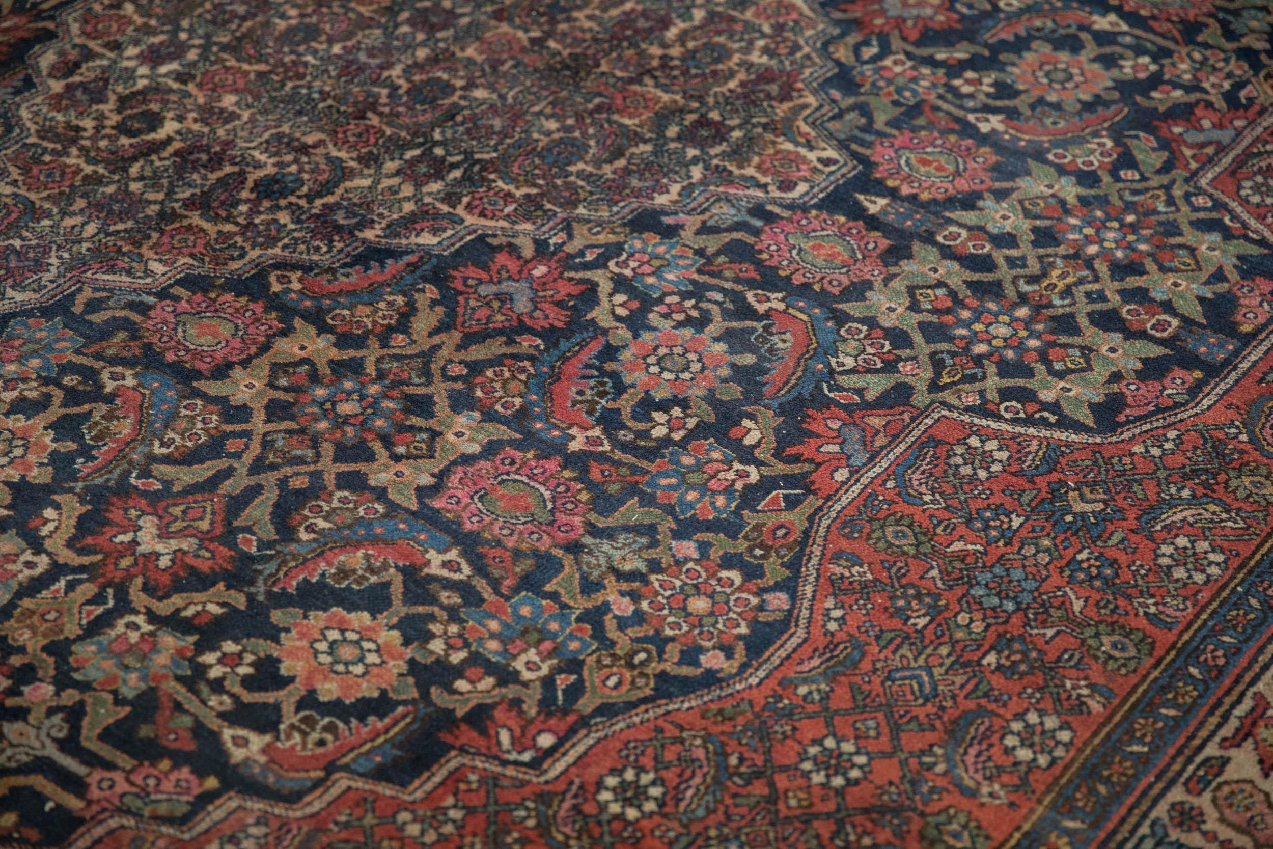 Vintage Bibikabad Carpet For Sale 2
