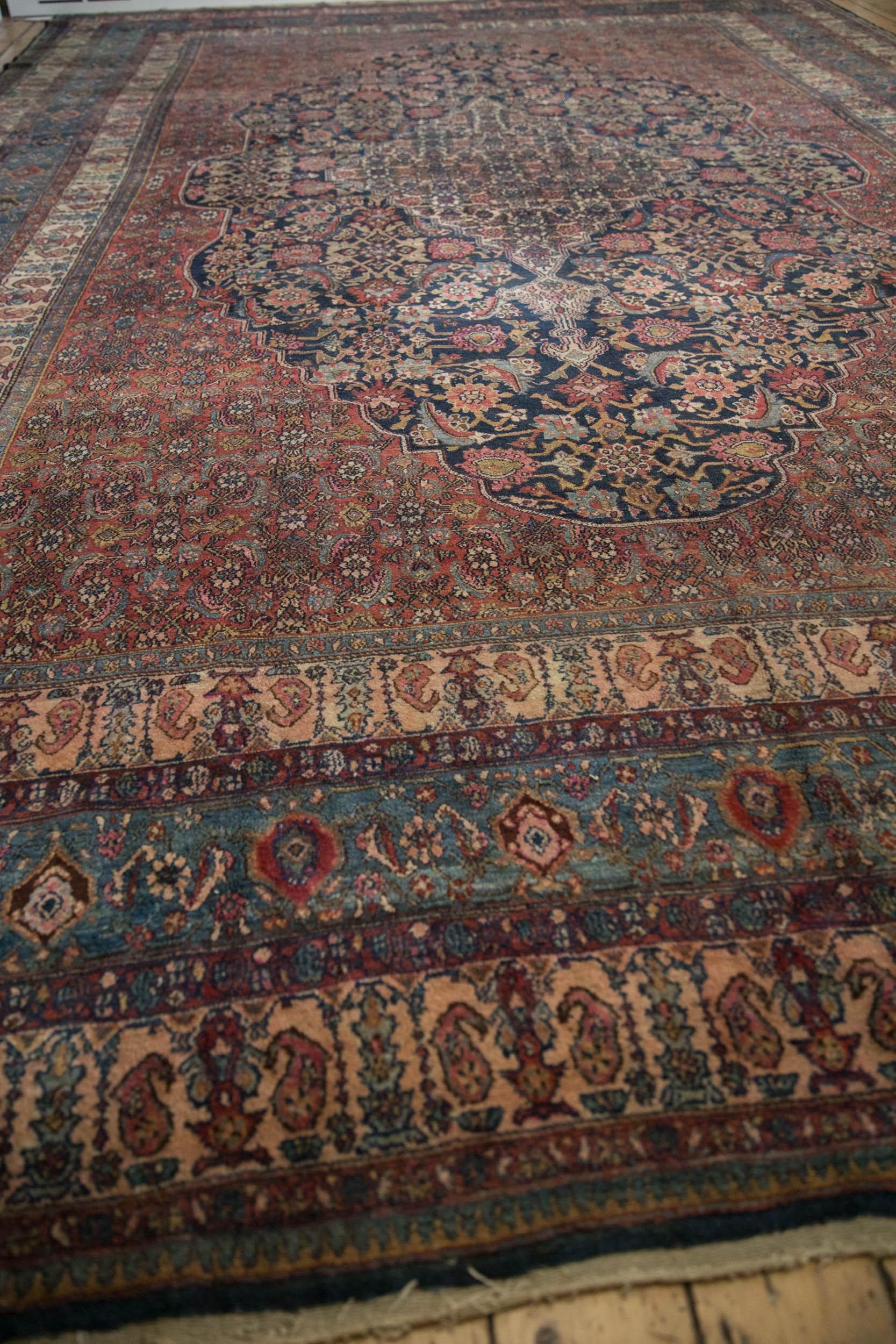 Vintage Bibikabad Carpet For Sale 5