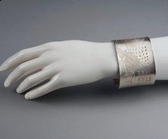 Vintage BICHE de BERE Engraved Abstract Pattern Silver Cuff Bracelet