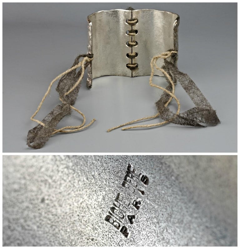 Bracelet Manchette Vintage BICHE DE BERE En étain Argenté - Fermoir Toggle, Style Moderniste
