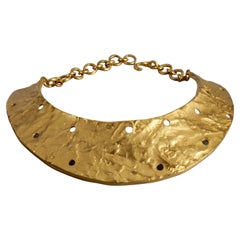 BICHE DE BERE Collier ras du cou vintage à large col et trou poinçonné en édition limitée