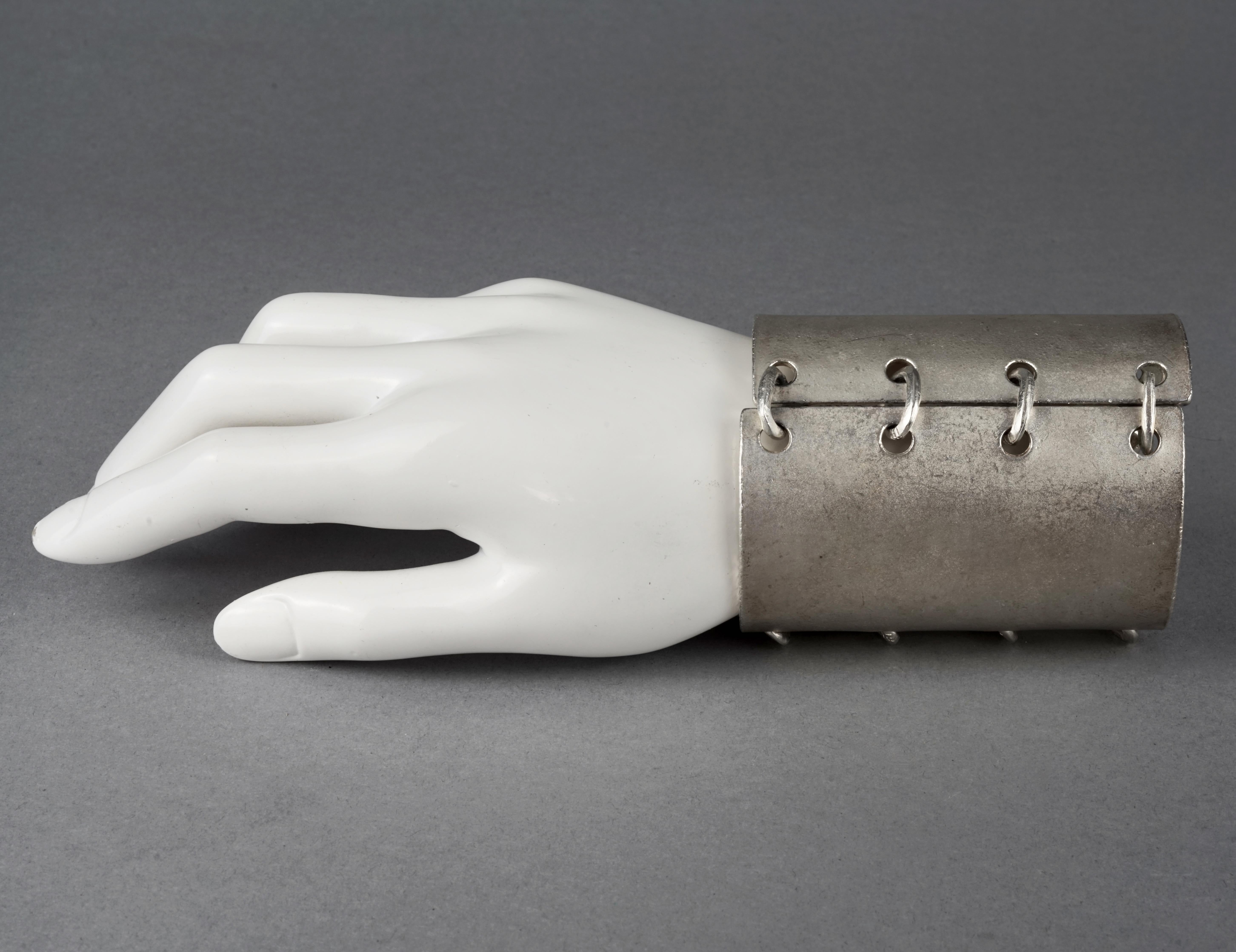 Vintage BICHE de BERE Textured Space Age Link Silver Cuff Bracelet For Sale 2