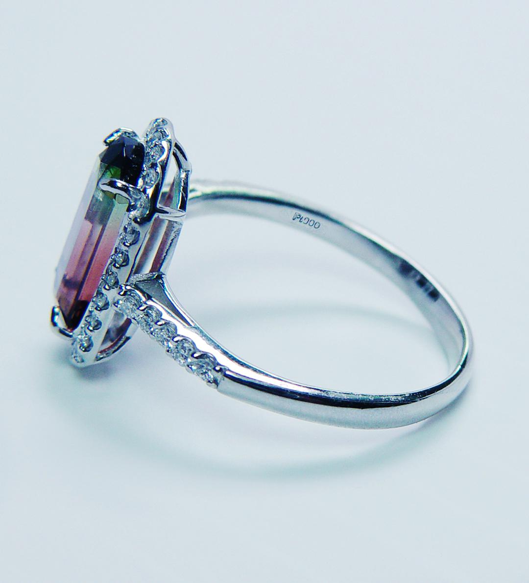 Vintage By Anello con tormalina a cuscino e diamante in platino Estate Pink Diamond in vendita 5