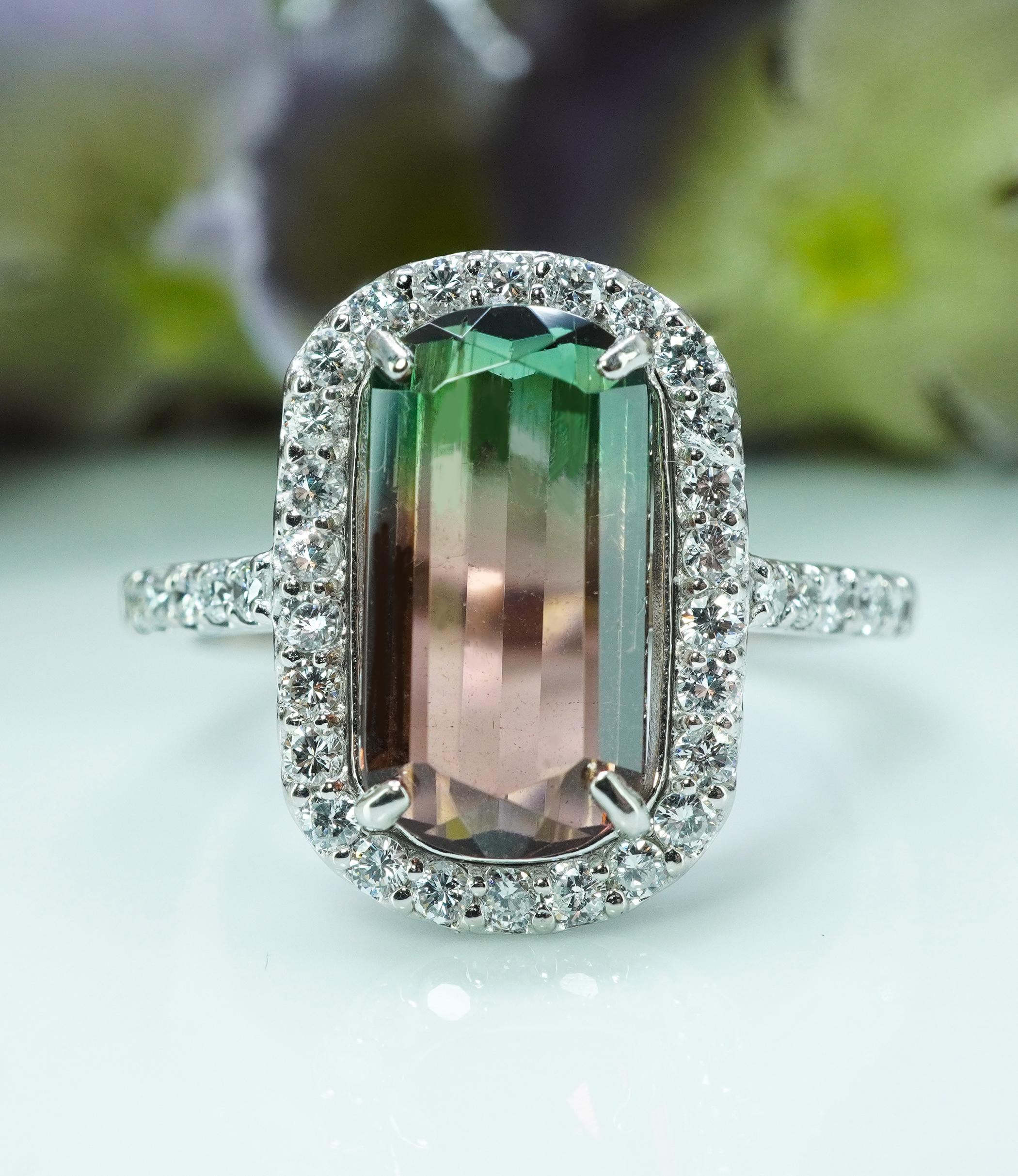 Vintage By Anello con tormalina a cuscino e diamante in platino Estate Pink Diamond In condizioni buone in vendita a Brambleton, US