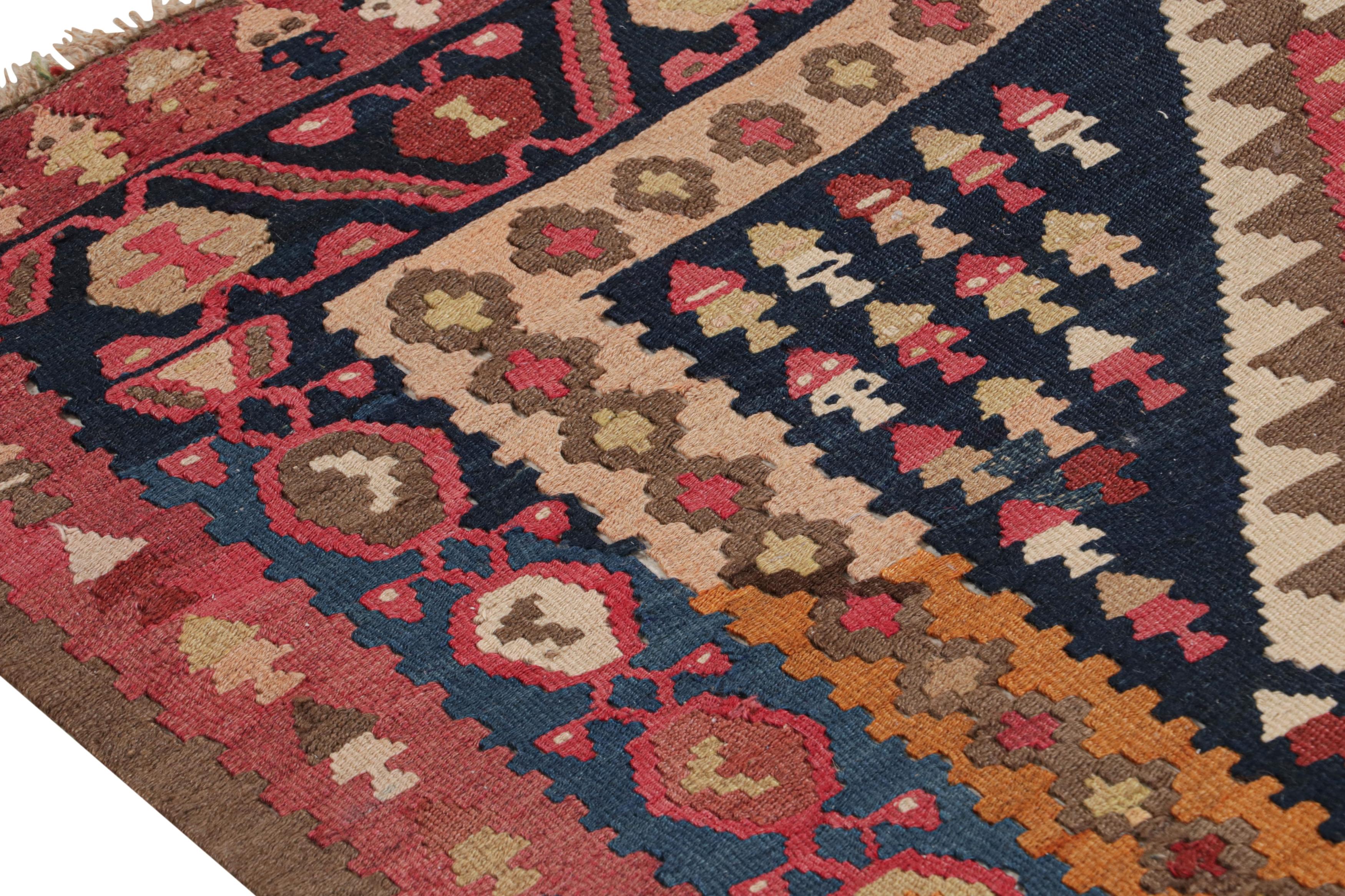 Perse Tapis de couloir Kilim persan Bidjar vintage géométrique en laine marron et orange par Rug & Kilim en vente