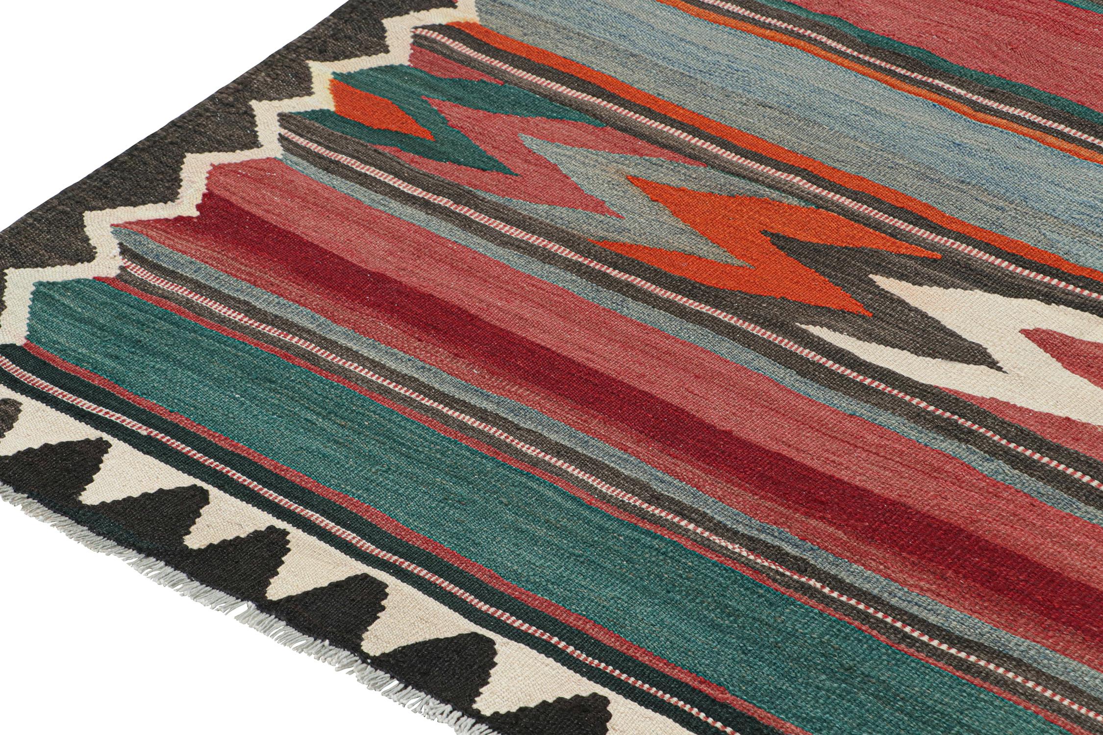 Bidjar Persischer Kelim in polychromen, geometrischen Mustern von Teppich & Kilim im Zustand „Gut“ im Angebot in Long Island City, NY