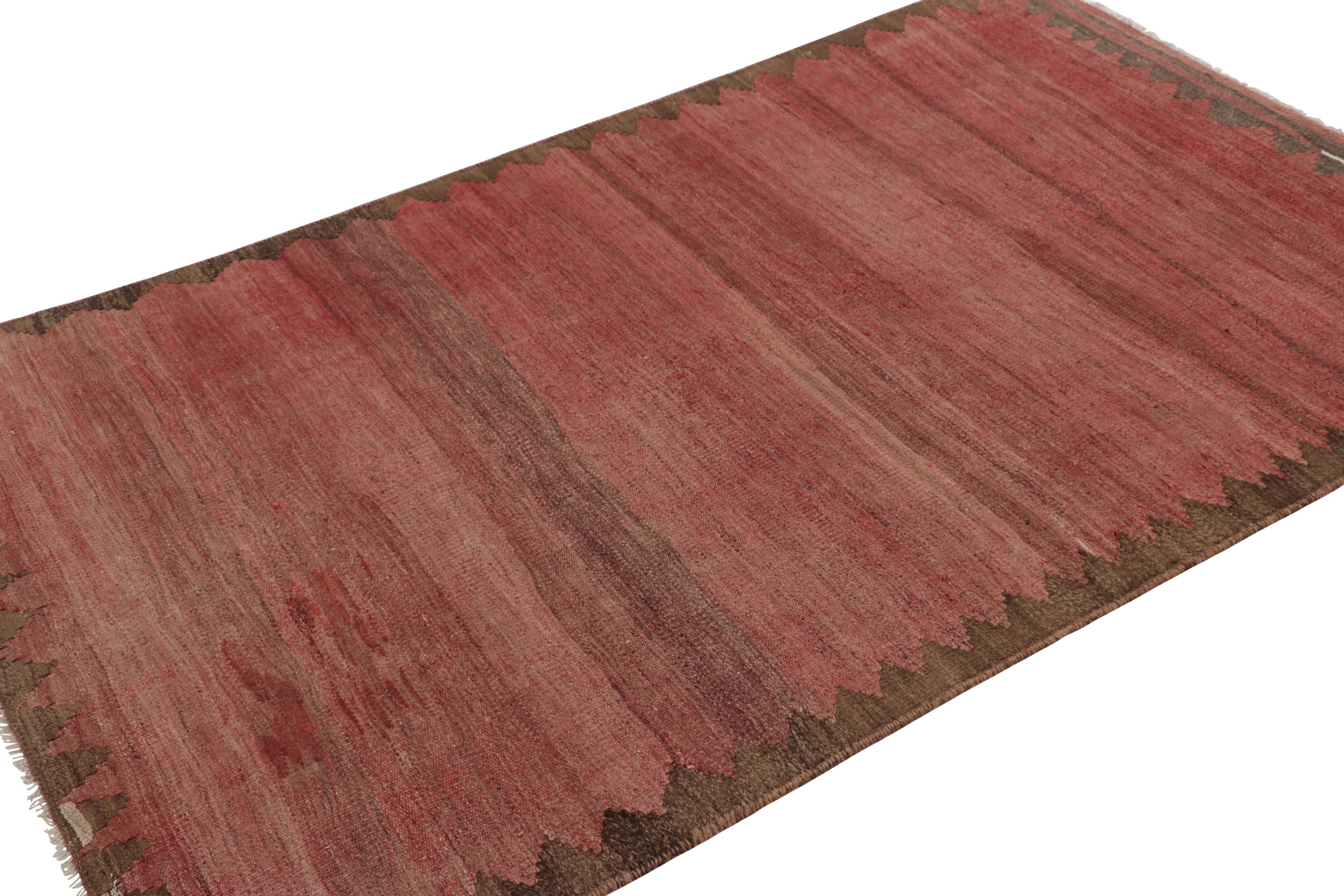 Vintage Bidjar Persian Kilim, Solid Rug in Pink and Brown Tones - Rug & Kilim im Zustand „Gut“ im Angebot in Long Island City, NY