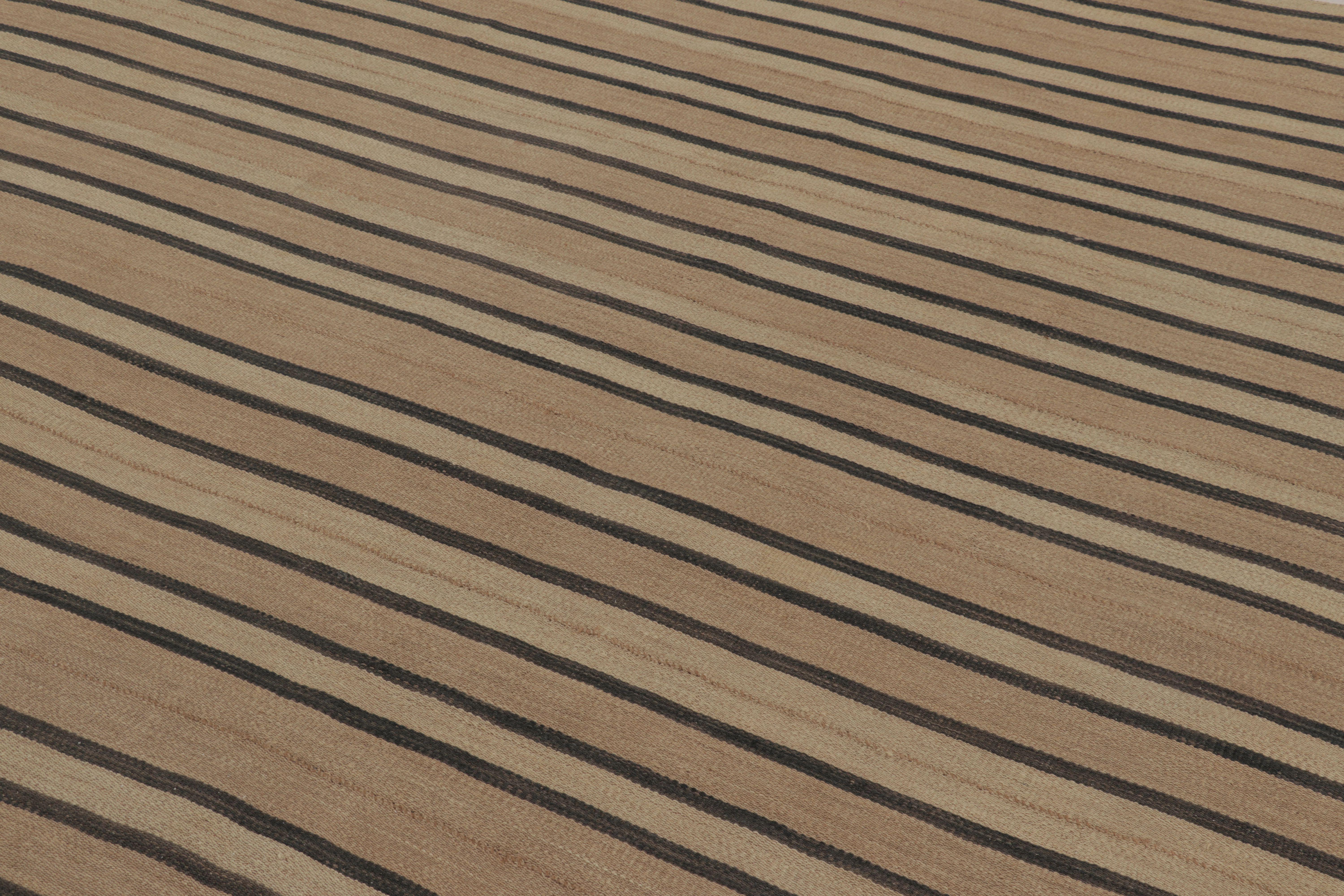 Vintage Bidjar Persischer Kilim, Stammes-Teppich in braunen Streifen im Zustand „Gut“ im Angebot in Long Island City, NY