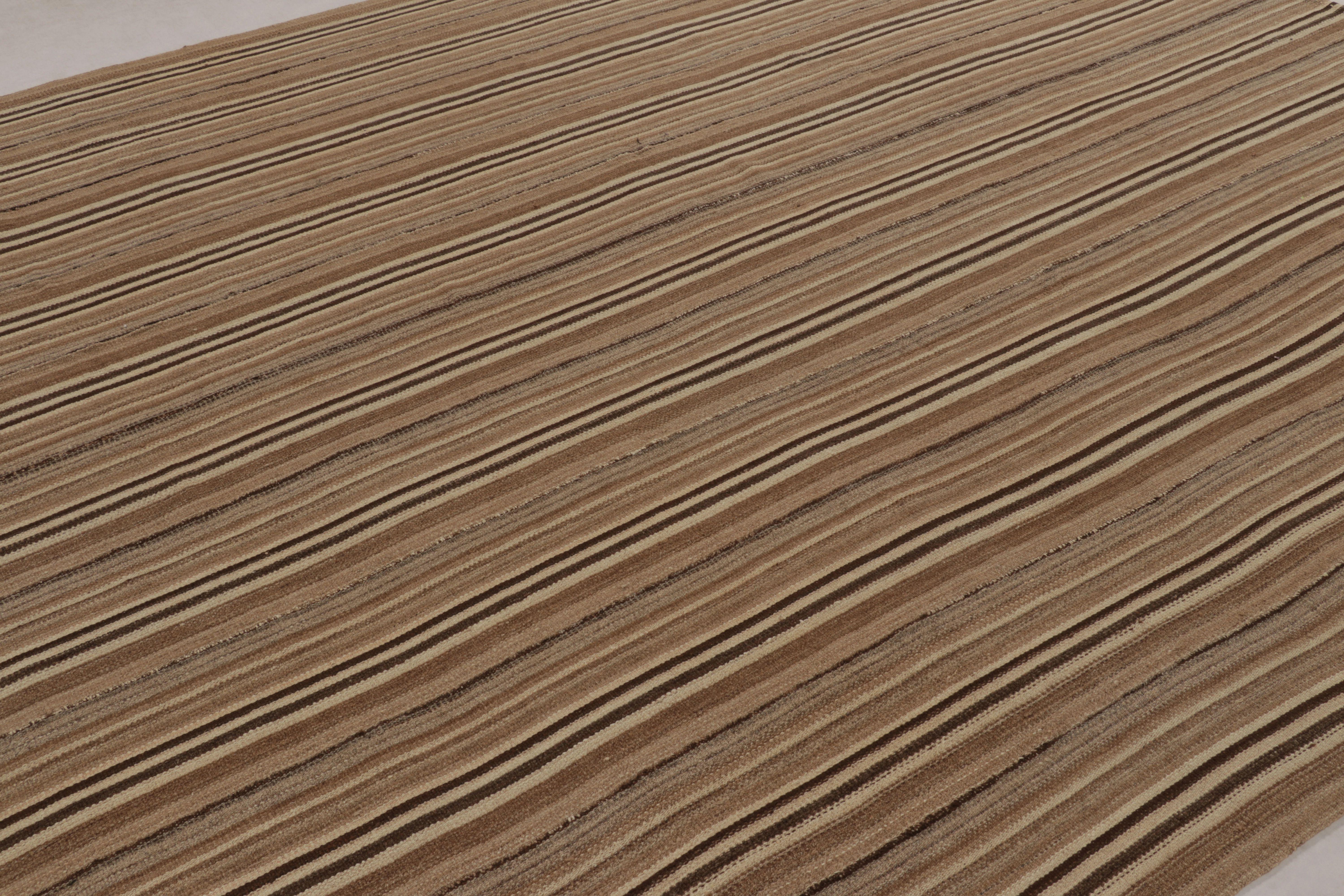 Vintage Bidjar Persischer Kilim, Stammes-Teppich in braunen Streifen (Mitte des 20. Jahrhunderts) im Angebot